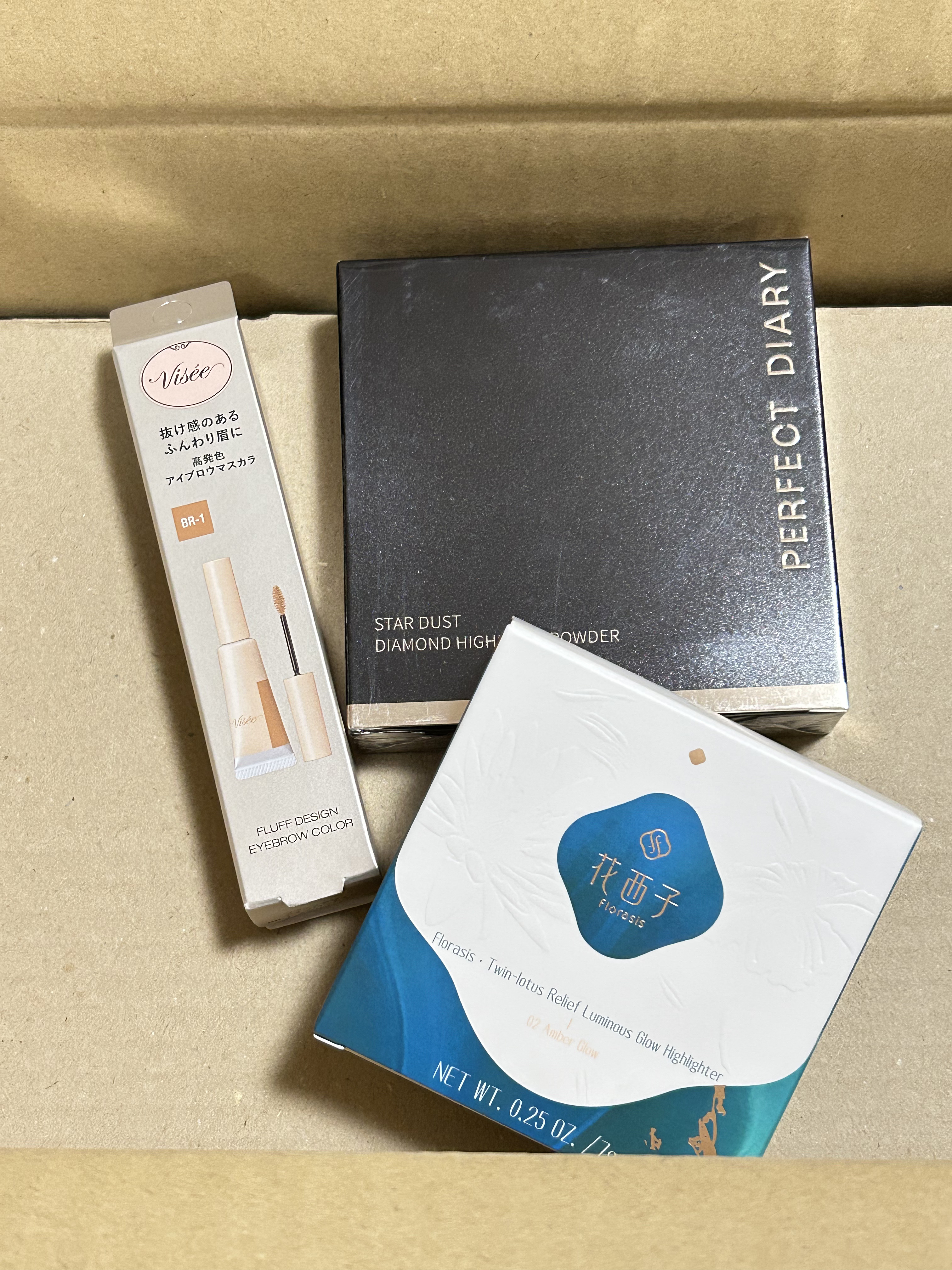 スターダストダイヤモンドハイライトパウダー/PERFECT DIARY/パウダーハイライトを使ったクチコミ（2枚目）