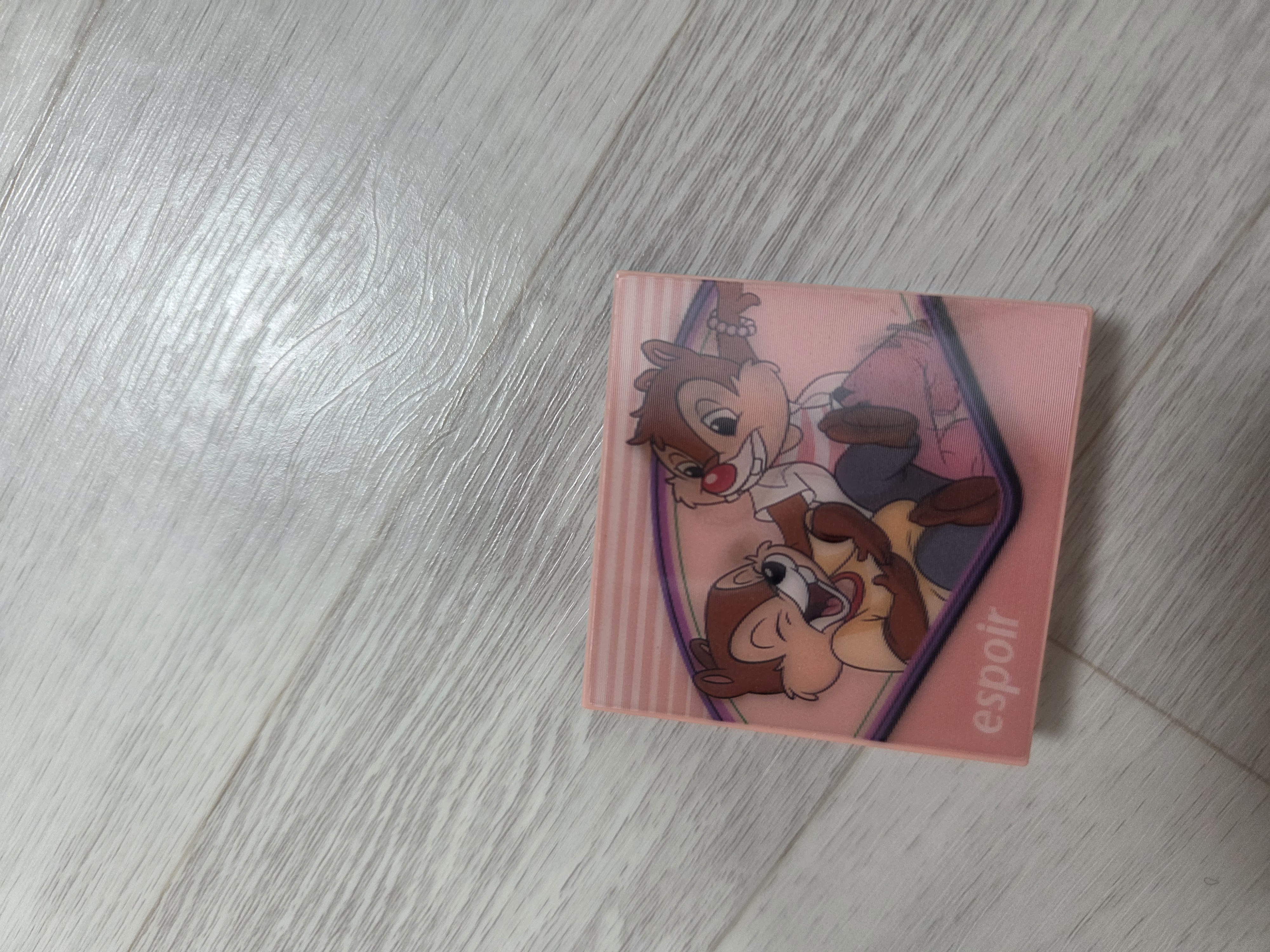 ブラリーチーク(ディズニーエディション) 02 ウエービーコーラル/espoir/チークを使ったクチコミ（2枚目）