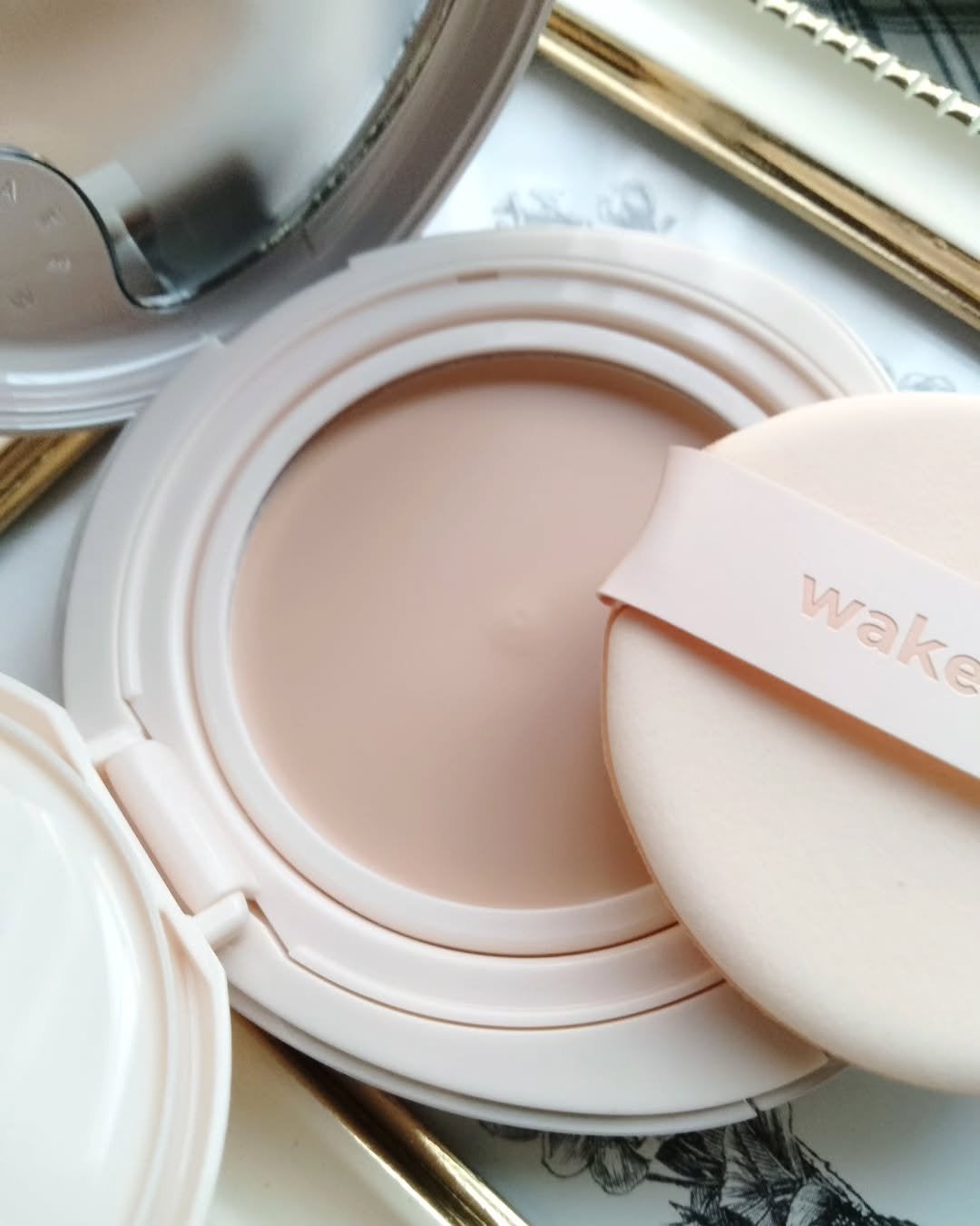 ウォーターグロウコーティングバーム/wakemake/クリーム・エマルジョンファンデーションを使ったクチコミ(6枚目)