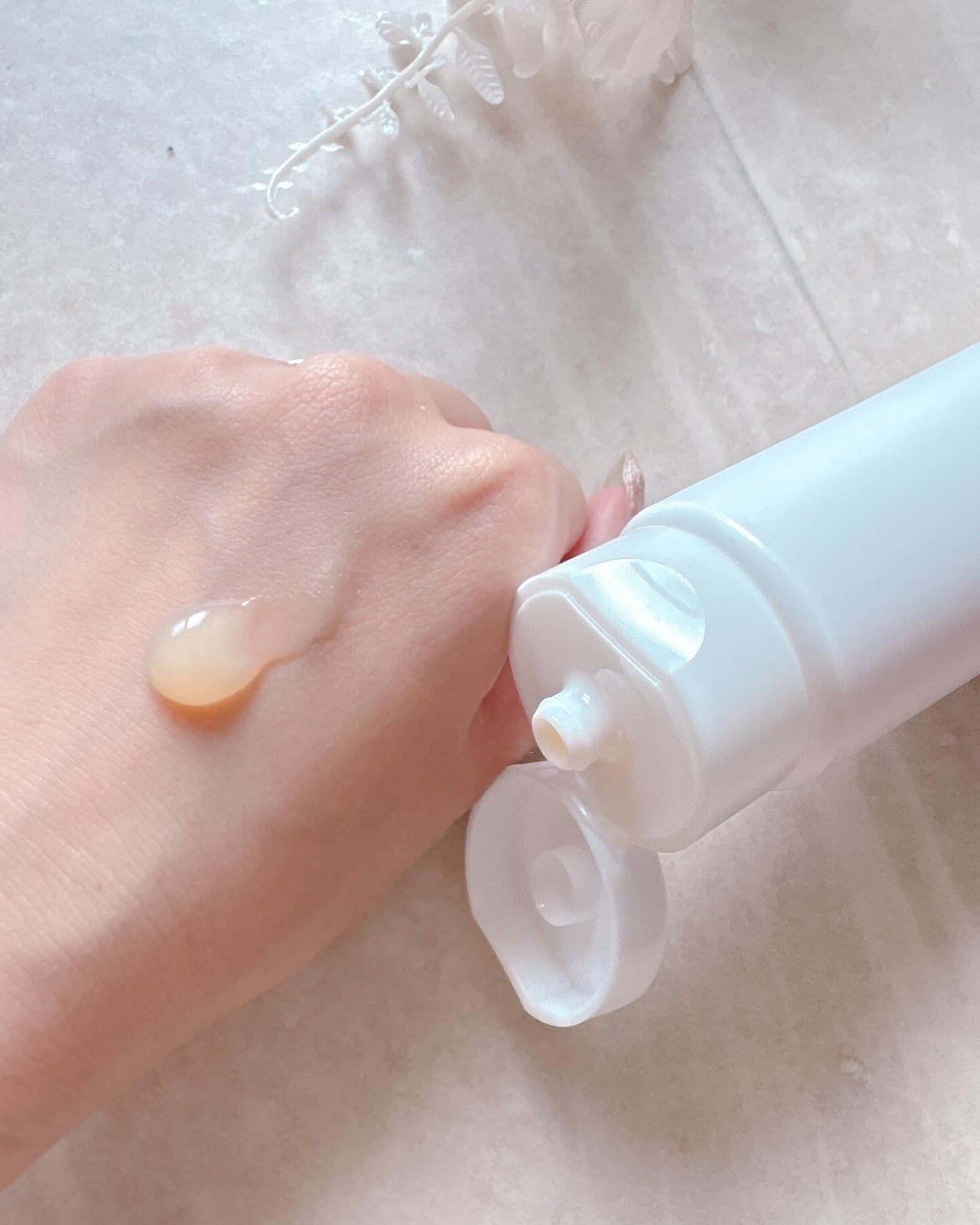 かりん on LIPS 「\簡単に“色気ヘア”が完成✨/VIRTOKYOのスタイリンググ..」(2枚目)