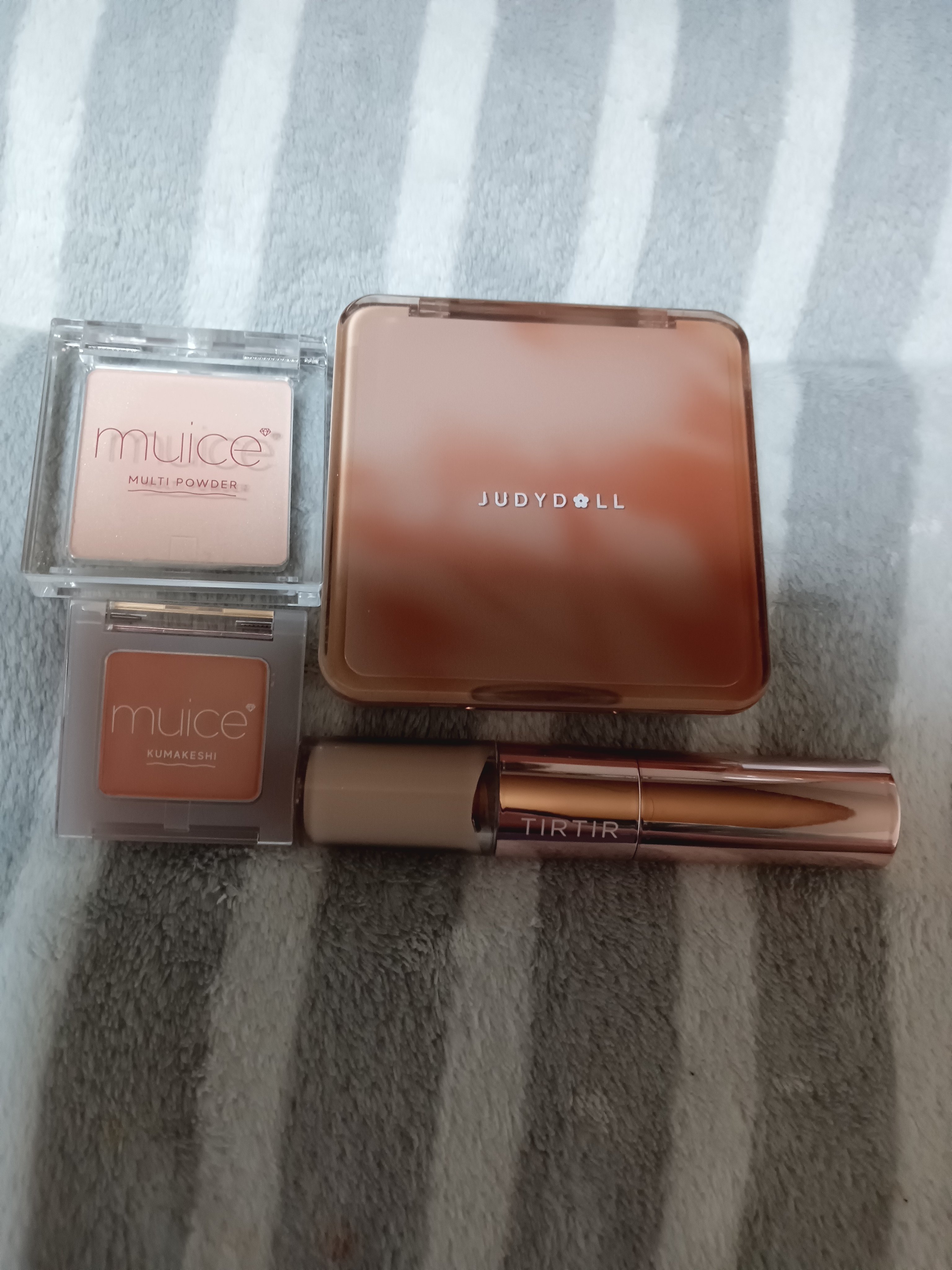 月光人魚 ジュエリーチークブラッシュ 02：Moonlight Dawn/FlowerKnows/パウダーチークを使ったクチコミ（1枚目）