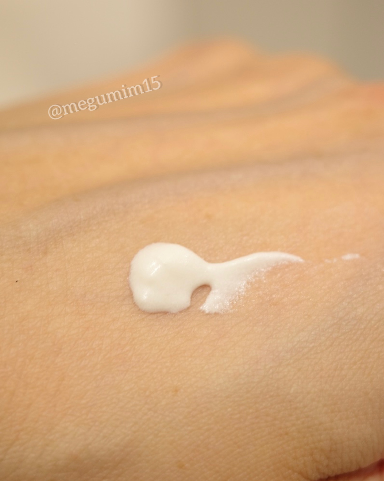 アクアリッチ エアリーホールドクリーム（呼吸感ベールUV）/ビオレ/日焼け止めクリームを使ったクチコミ（3枚目）