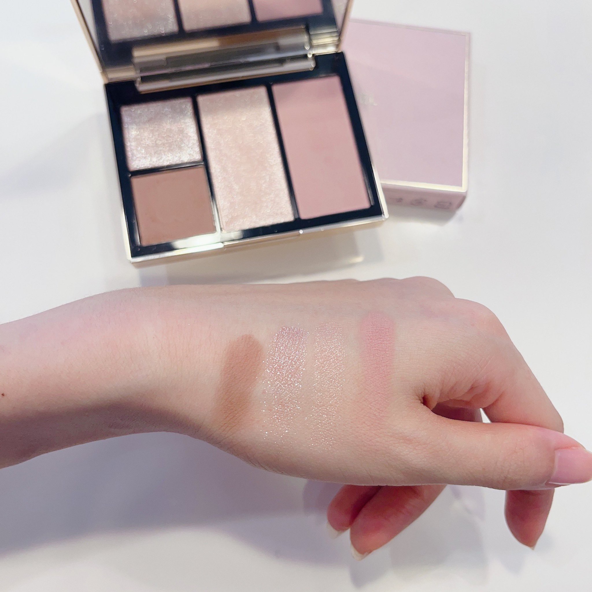 フェイス スタイリスト/SNIDEL BEAUTY/アイシャドウパレットを使ったクチコミ（3枚目）