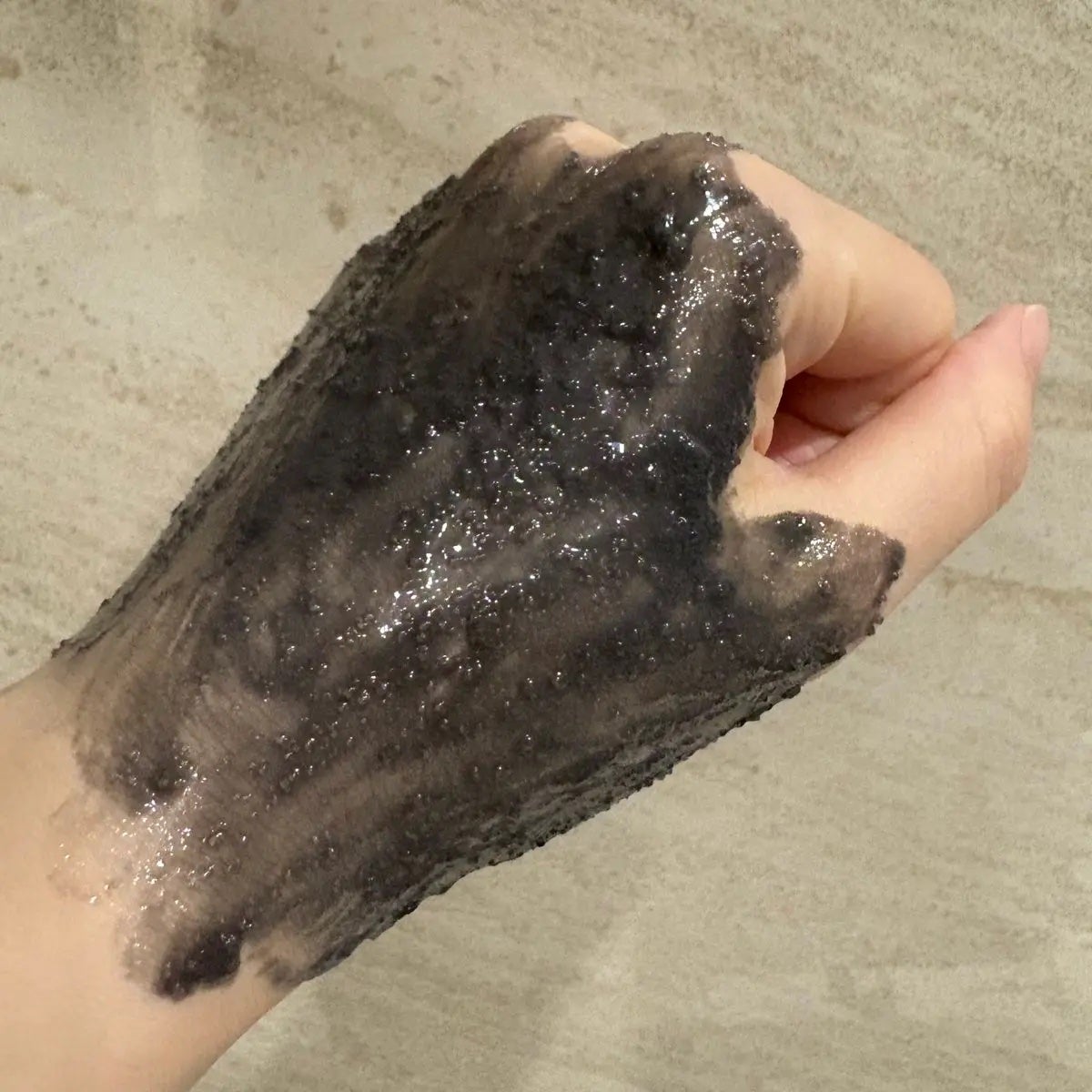 フレッシュクラウドスクラブ ブラックティー&ユズ/アレンシア/スクラブ・ゴマージュを使ったクチコミ(2枚目)