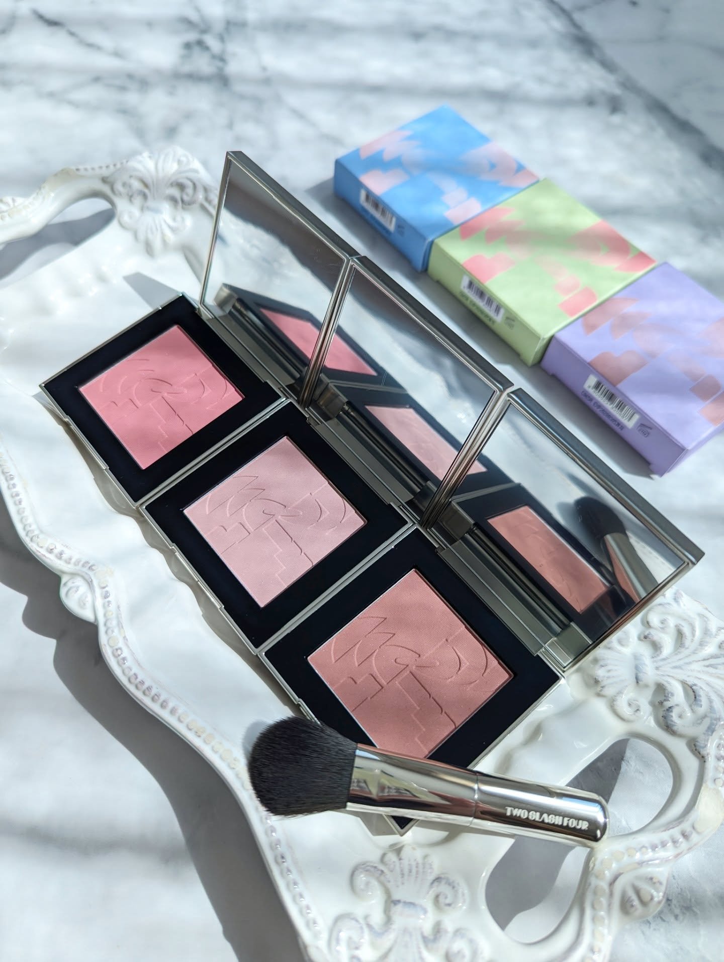 オールオーバーフェイスブラッシュ/TWO SLASH FOUR/パウダーチークを使ったクチコミ（1枚目）