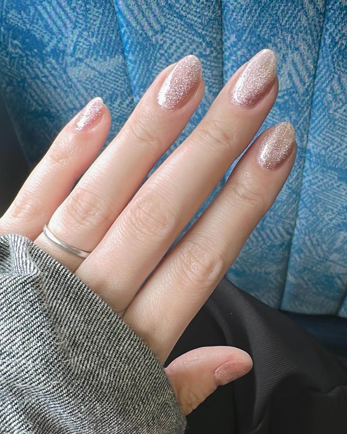 HOMEI ウィークリージェル MG17 Floral Prism Magnet まばゆい花々の魔法/HOMEI/ジェルネイルを使ったクチコミ（2枚目）