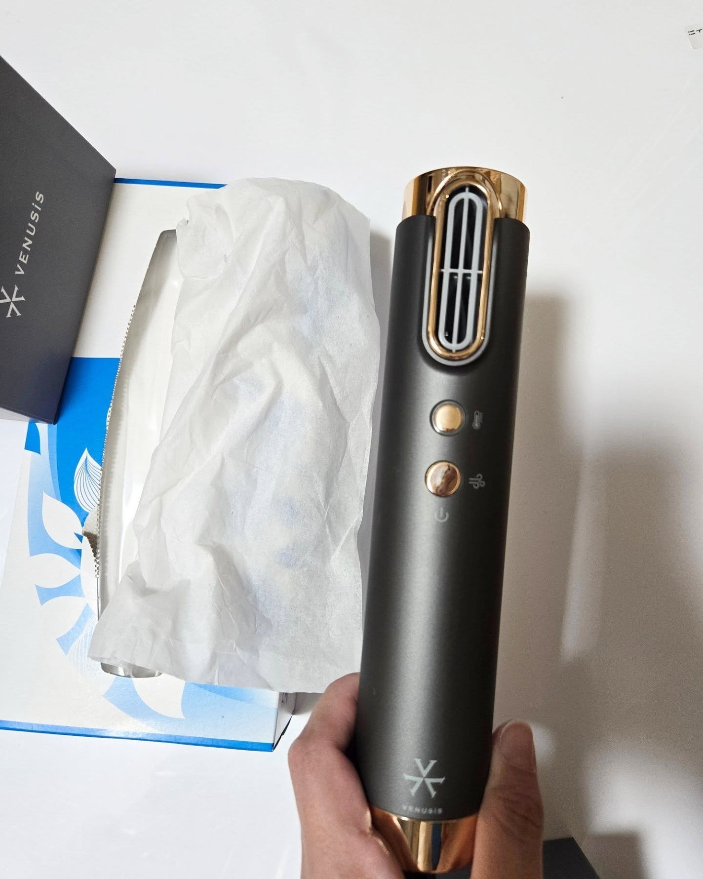 スリムフィットドライヤー VDS-7000/VENUSiS/ドライヤーを使ったクチコミ(2枚目)