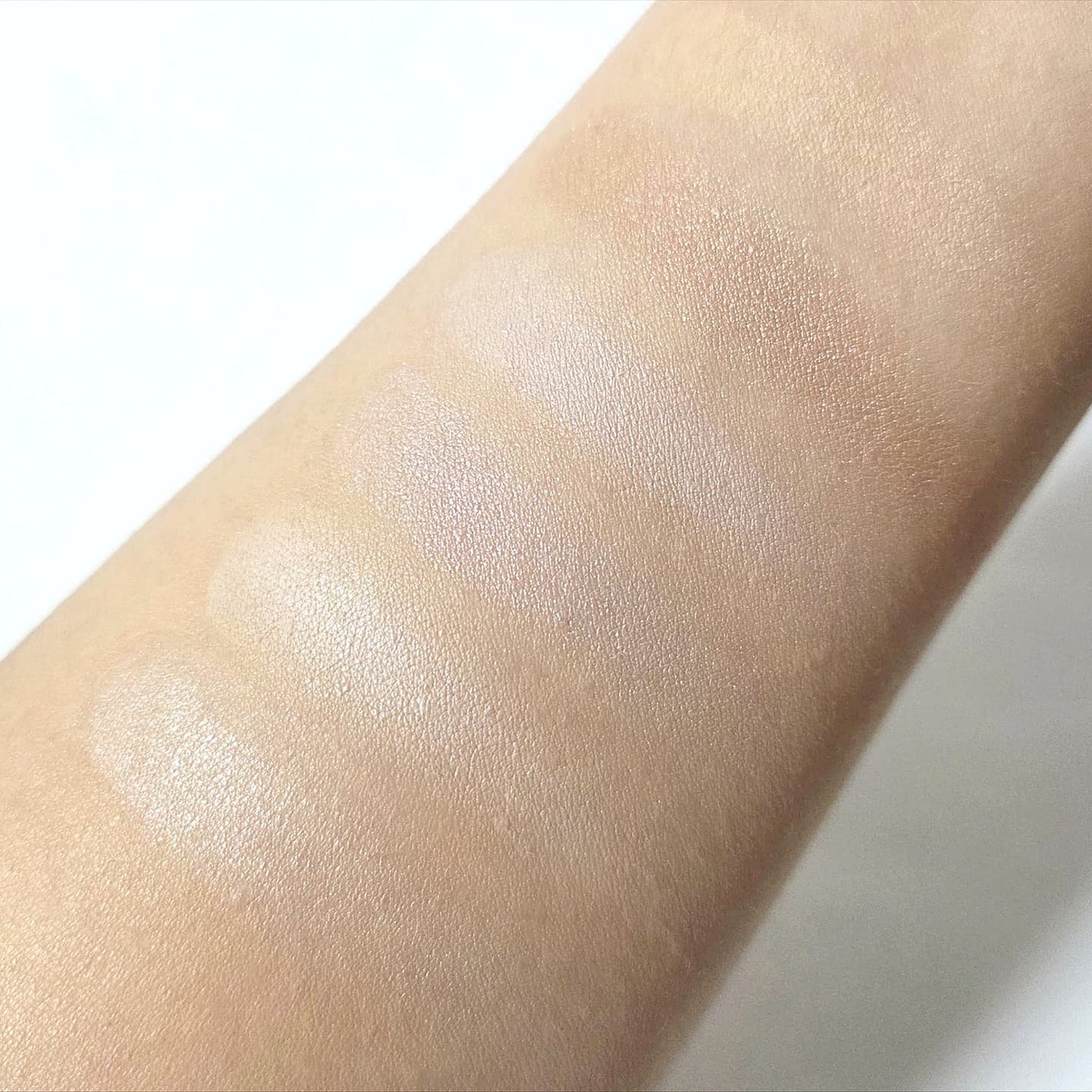 ストロビングフェイスキューブ/TWO SLASH FOUR/ハイライトを使ったクチコミ(5枚目)