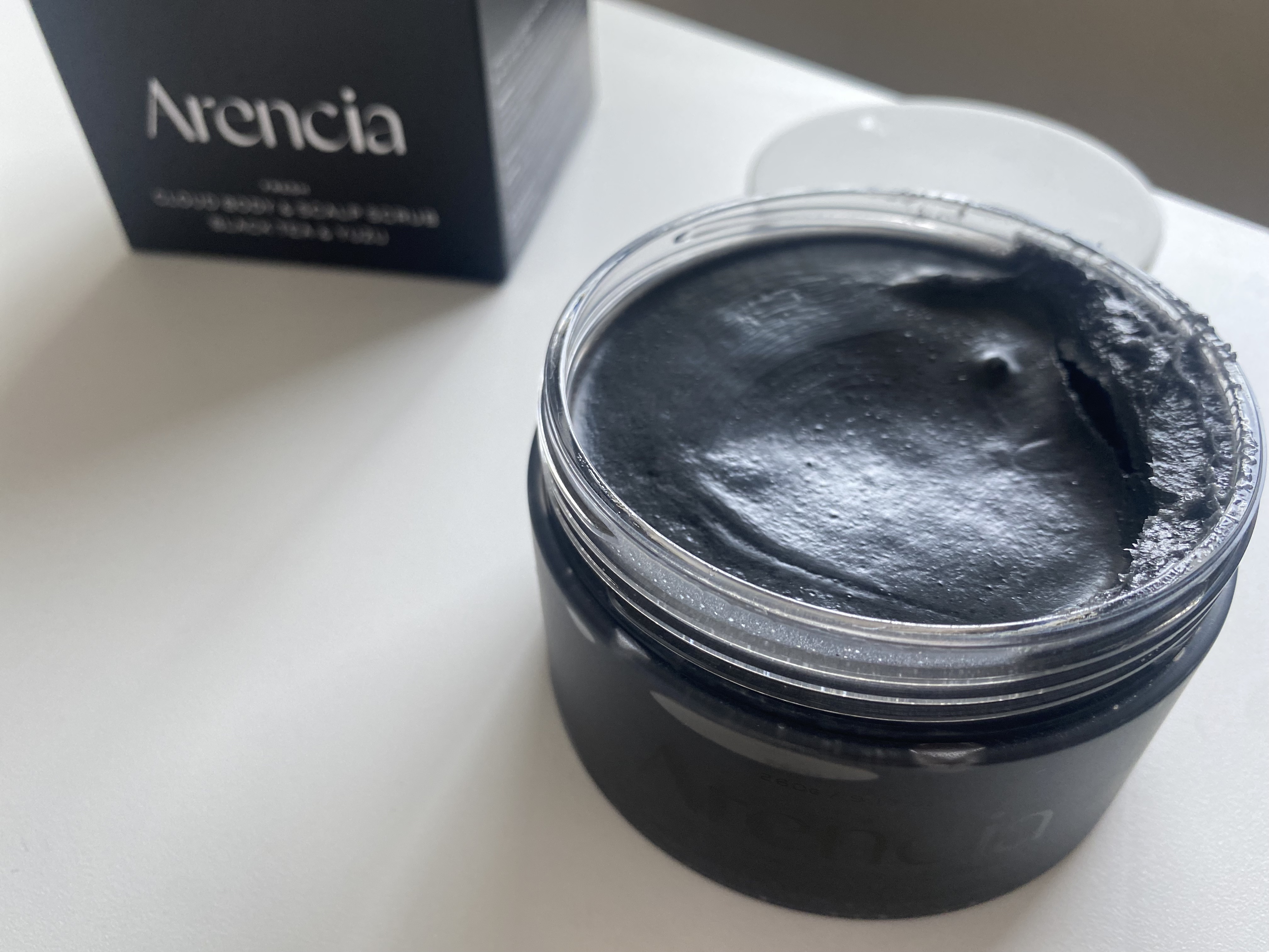 フレッシュクラウドスクラブ　ブラックティー＆ユズ/アレンシア/スクラブ・ゴマージュを使ったクチコミ（2枚目）