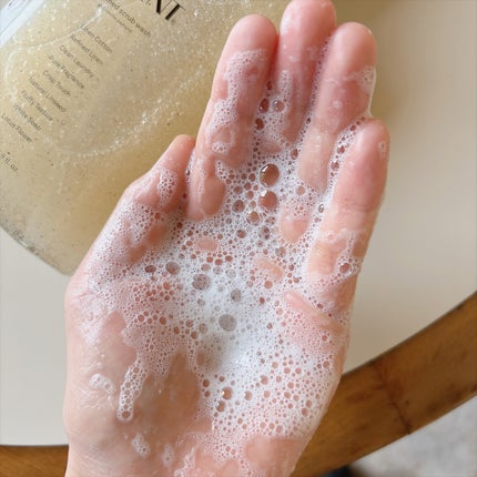 スクラブボディウォッシュ ホワイトシャツ リネンコットン/LUV SCENT/ボディスクラブを使ったクチコミ(4枚目)