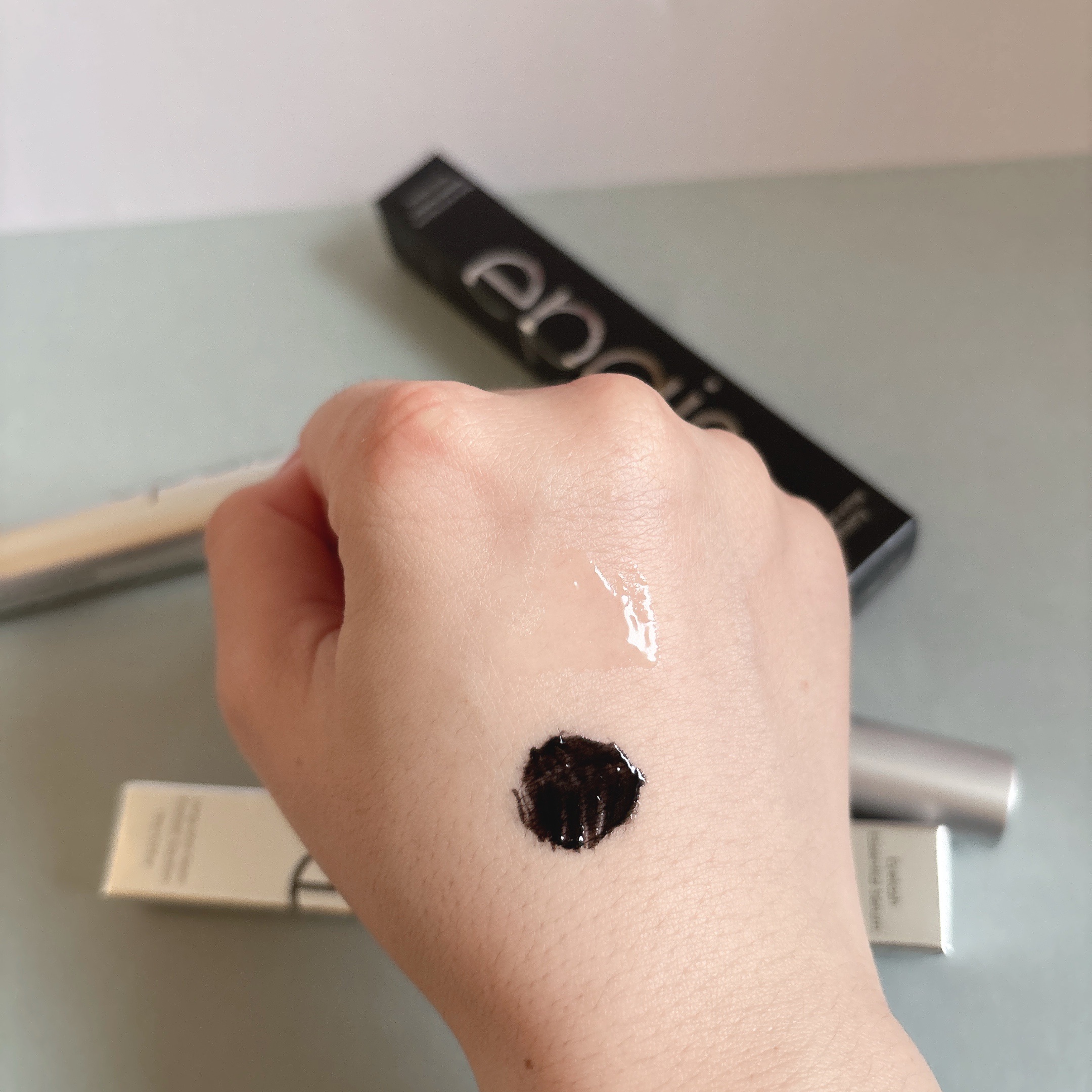 アイラッシュブラックセラム/epais/まつげ美容液を使ったクチコミ（2枚目）