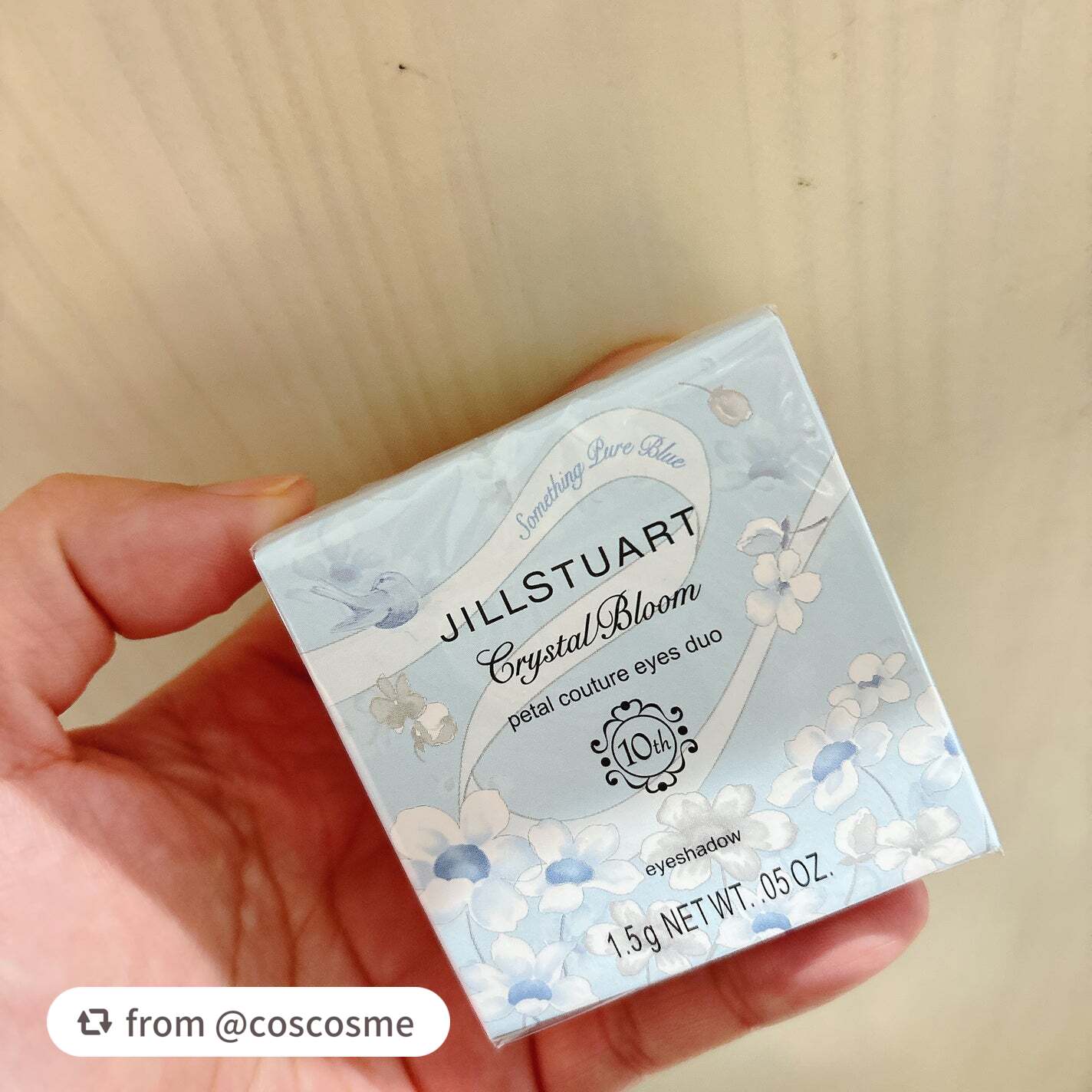 【coscosmeさんから引用】

“\5月購入品/





5月は買い控えた！


✔︎JILL STUART
クリスタルブルーム ペタルクチュールアイズ デュオ
05 something pure blue petals


欠かさな