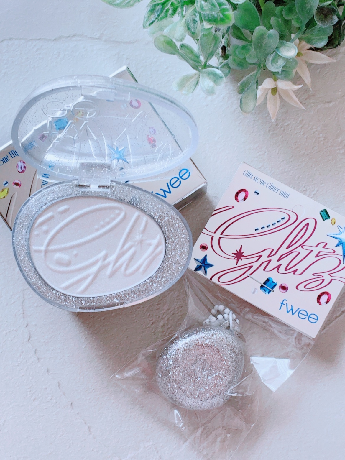 フィー グリッツストーンハイライター HL04 クイーンダイヤ/fwee/パウダーハイライトを使ったクチコミ（1枚目）