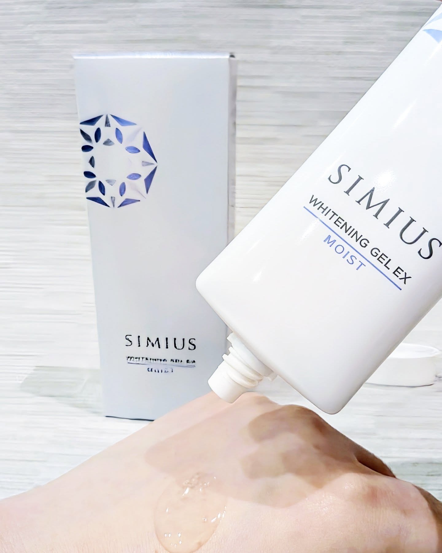 シミウス 薬用ホワイトニングジェルEX ライト （さっぱり）　/シミウス/フェイスクリームを使ったクチコミ（2枚目）