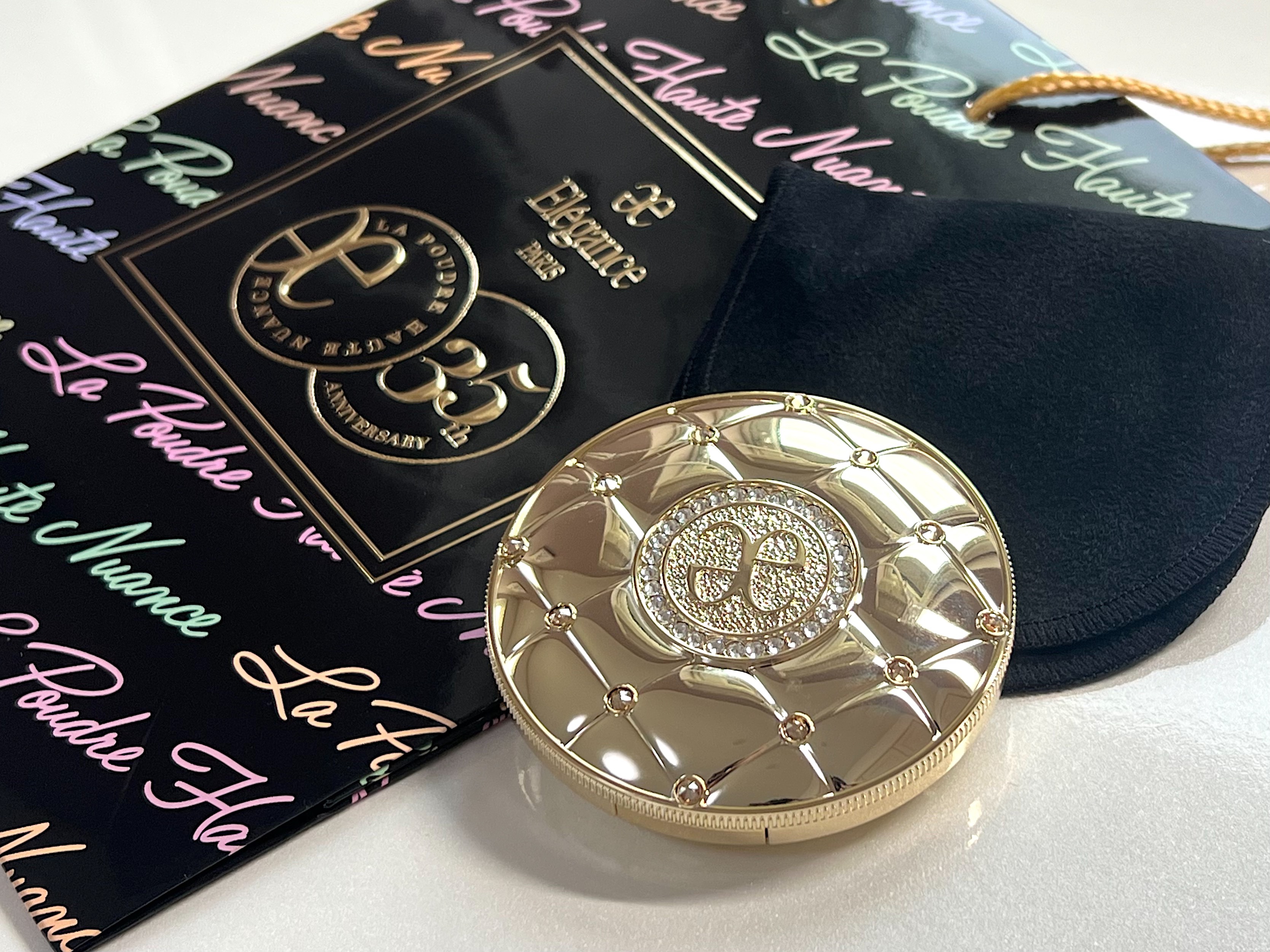 ラ プードル オートニュアンス/Elégance/プレストパウダーを使ったクチコミ（2枚目）