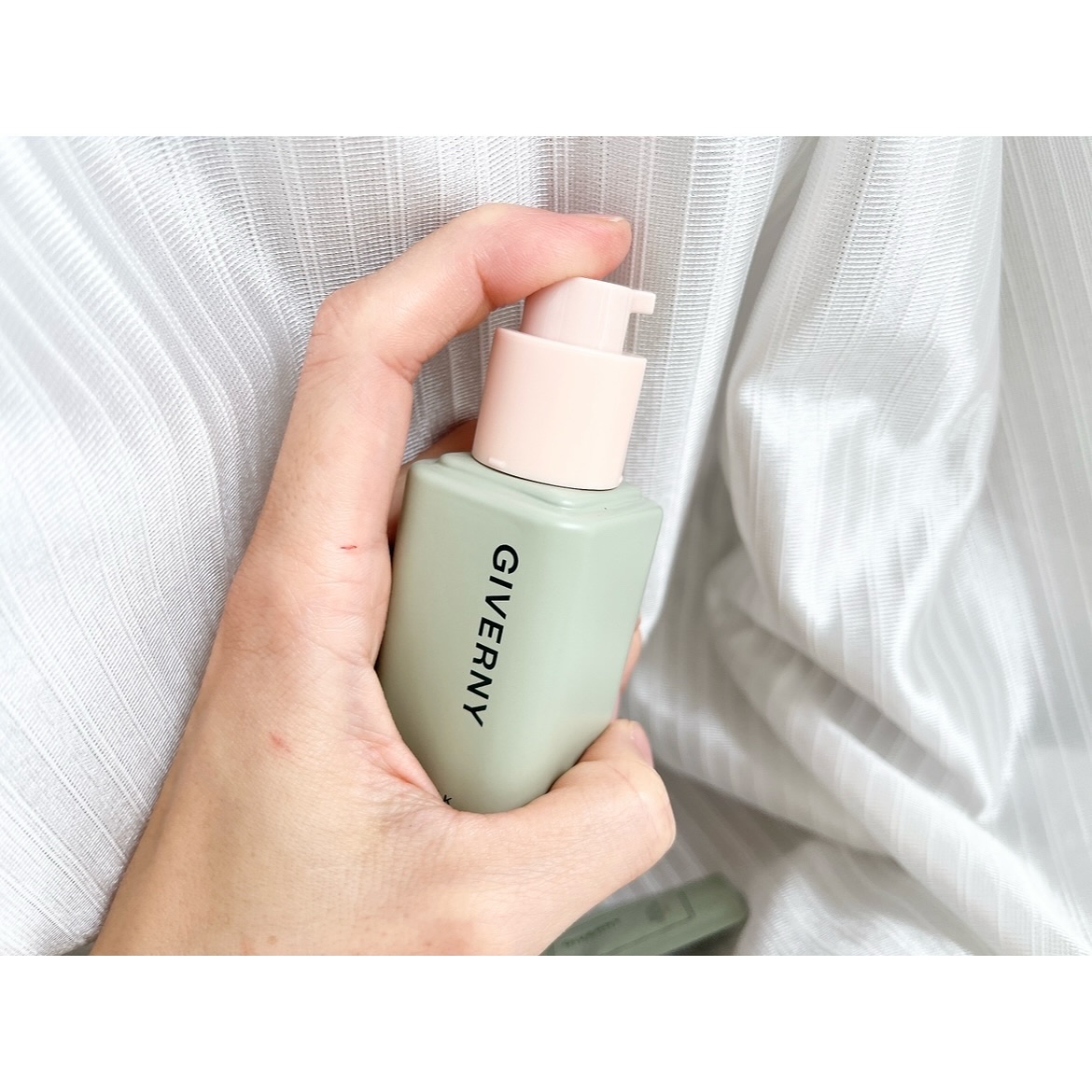 ジヴェルニー 密着カバーファンデーション/GIVERNY/リキッドファンデーションを使ったクチコミ（2枚目）