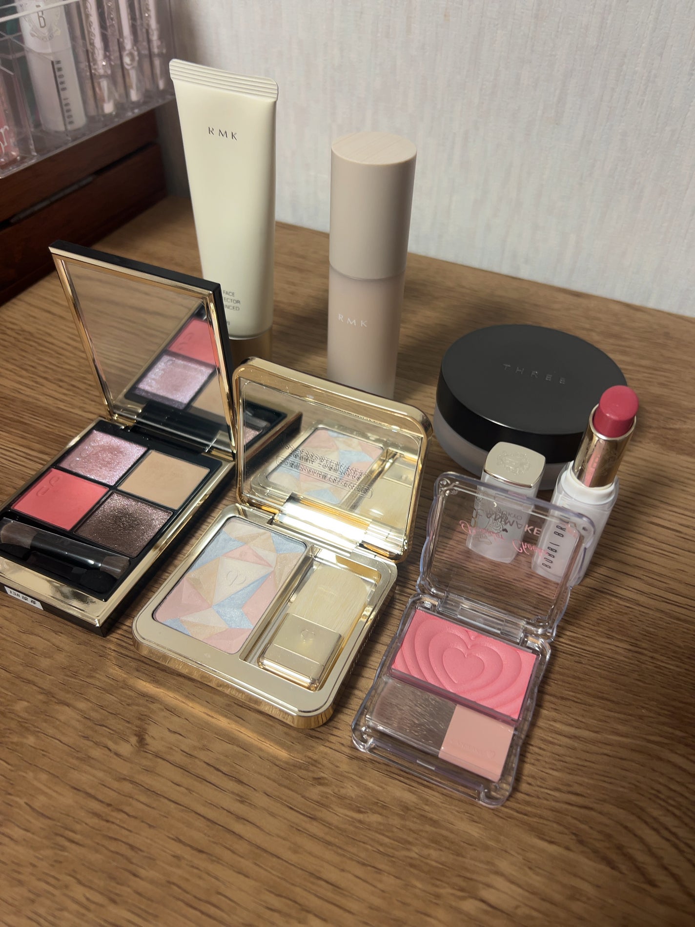 アドバンスドエシリアルスムースオペレーター ルースパウダー/THREE/ルースパウダーを使ったクチコミ(2枚目)