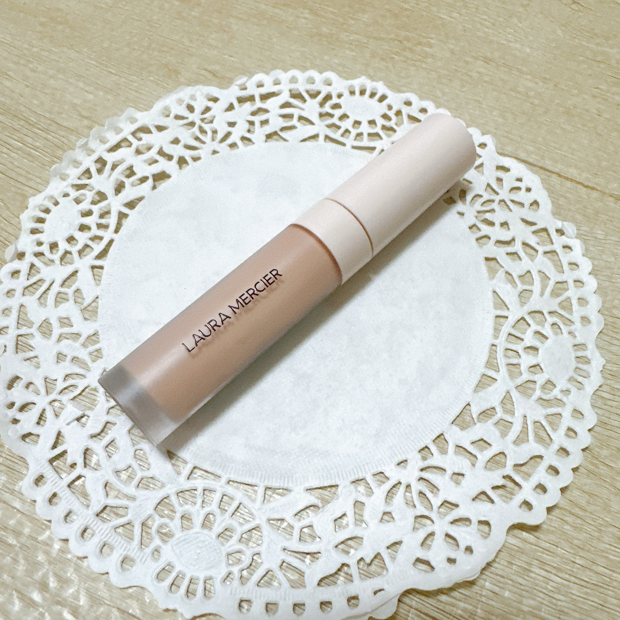 リアル フローレス ウェイトレス パーフェクティング コンシーラー/ローラ メルシエ/リキッドコンシーラーを使ったクチコミ（2枚目）