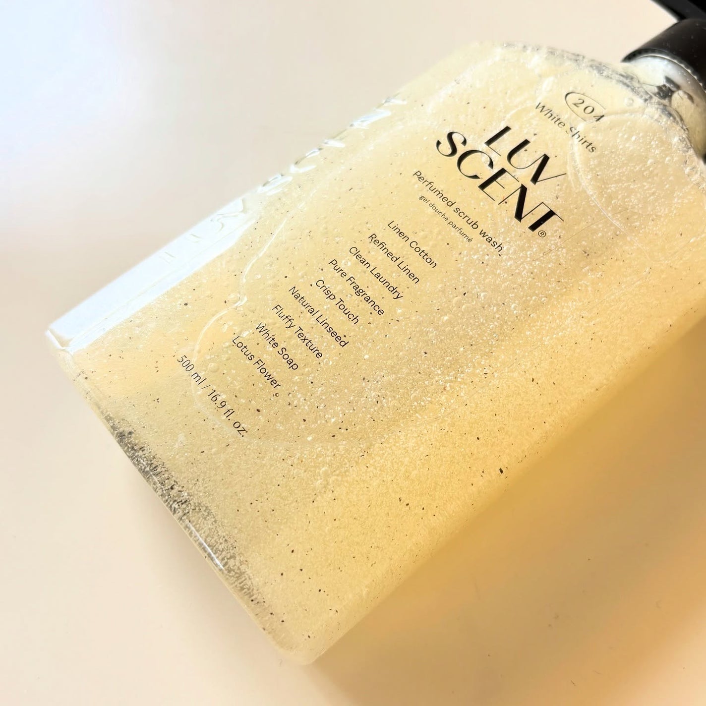 スクラブボディウォッシュ ホワイトシャツ リネンコットン/LUV SCENT/ボディスクラブを使ったクチコミ(2枚目)