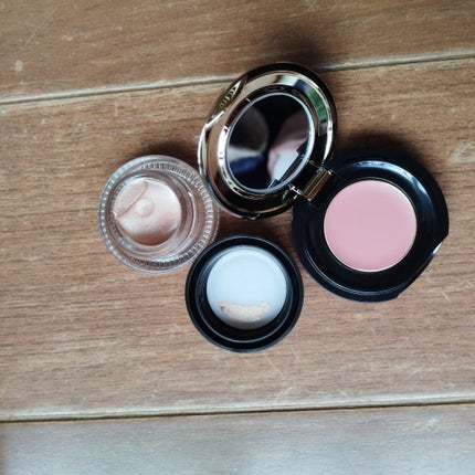 クローバー/フォロバ♡ on LIPS 「今年はひさーしぶりにクリスマスコフレ🎄を買ってしまいました✨エ..」(4枚目)