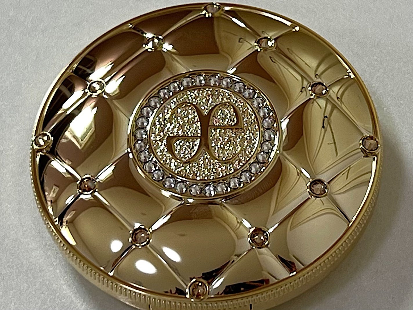 ラ プードル オートニュアンス/Elégance/プレストパウダーを使ったクチコミ(3枚目)