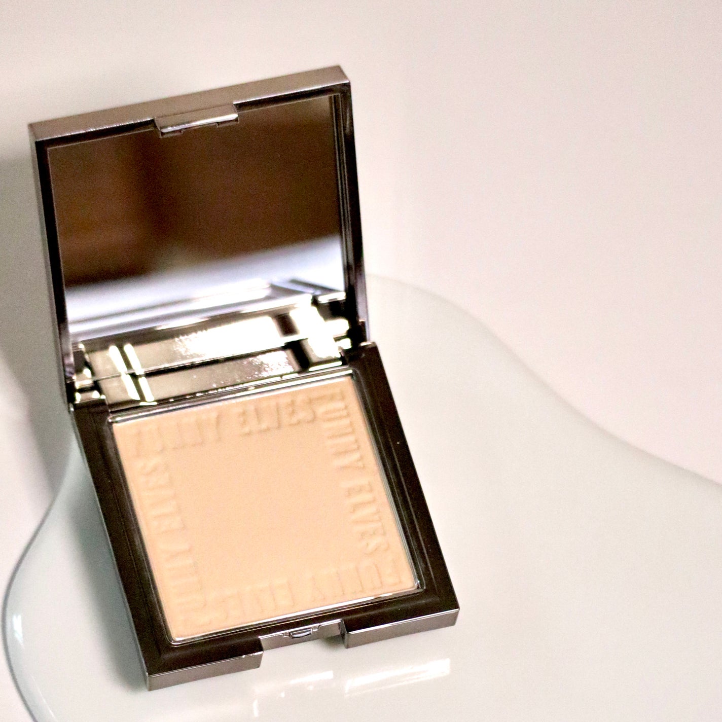 ソフトマットプレストパウダー/FUNNY ELVES方里/プレストパウダーを使ったクチコミ(4枚目)