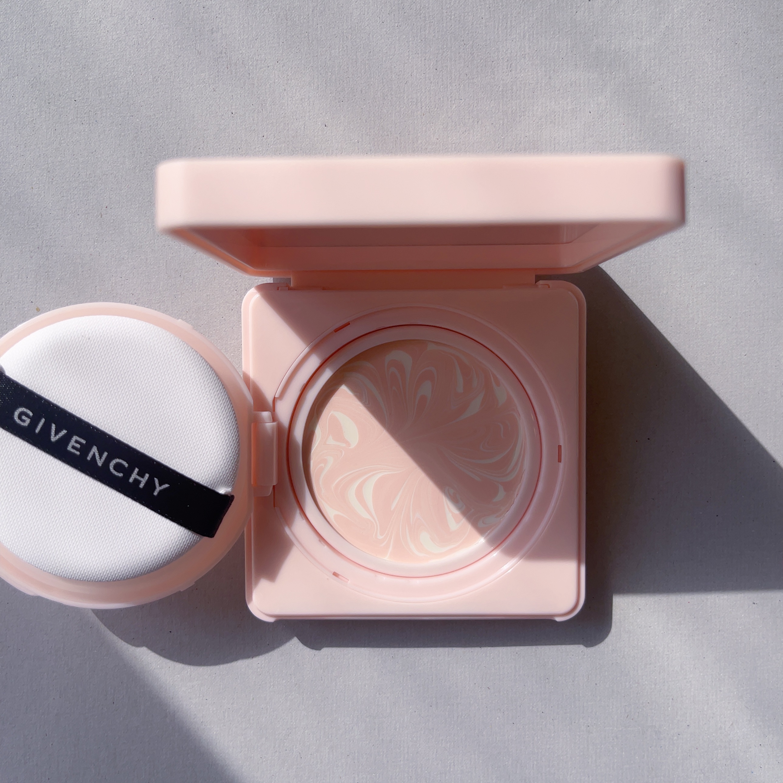 スキン PFCT コンパクト クリーム Ｎ/GIVENCHY/化粧下地を使ったクチコミ（3枚目）