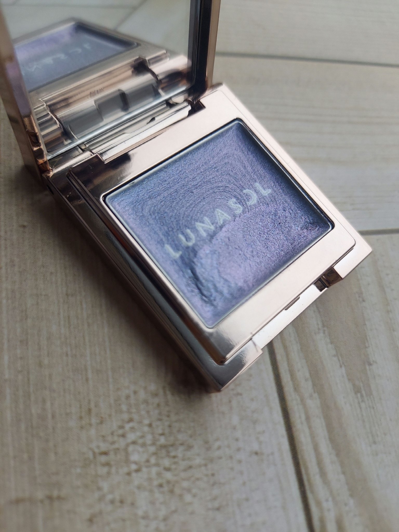 ルナソル モノアイカラーレーション/LUNASOL/単色アイシャドウを使ったクチコミ（3枚目）