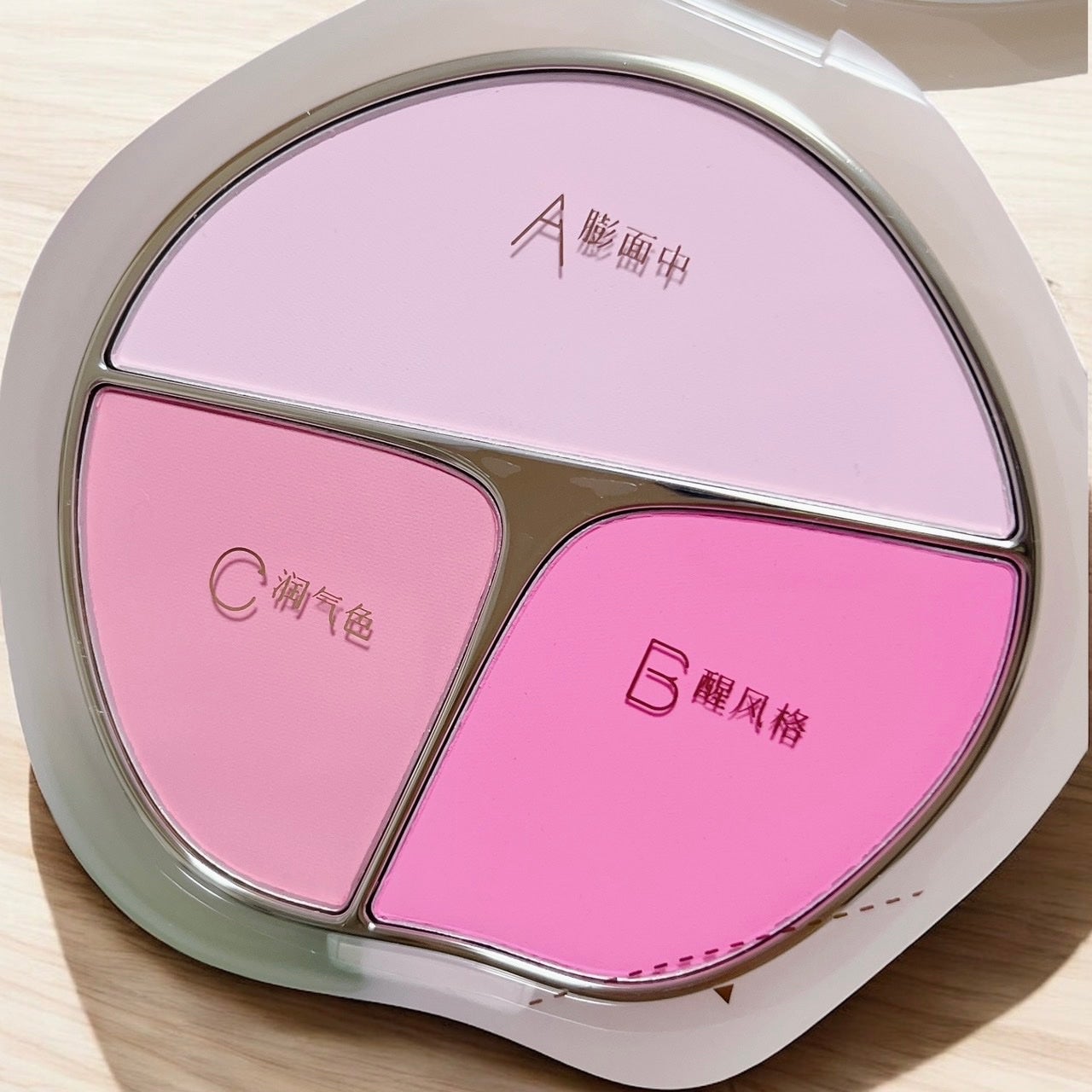 TIMAGE 3色チークパレット/TIMAGE/パウダーチークを使ったクチコミ(2枚目)