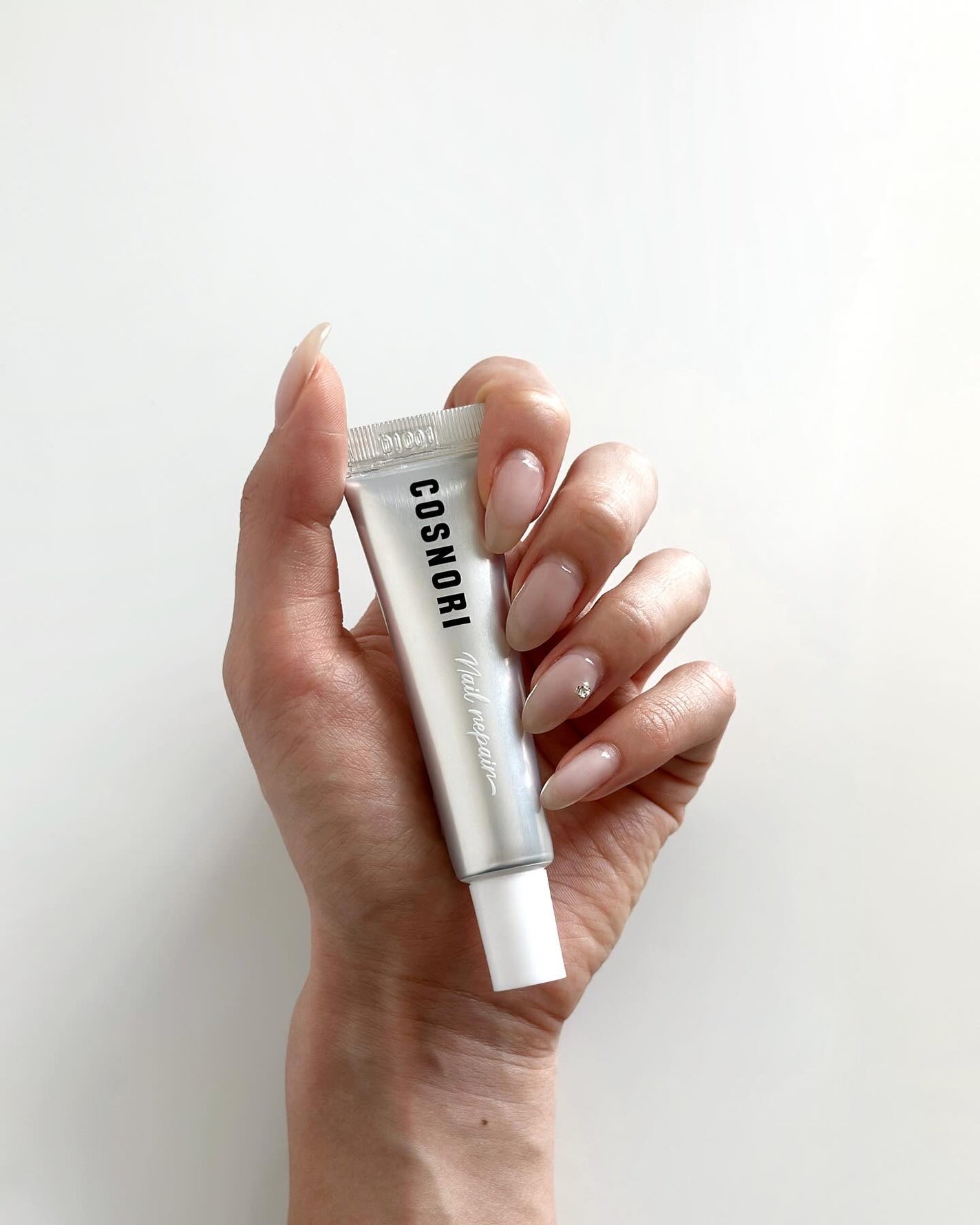 ナチュラル美人になりたい女 on LIPS 「【美意識は爪に出る】・COSNORIシルクリペアネイルクリーム..」(1枚目)