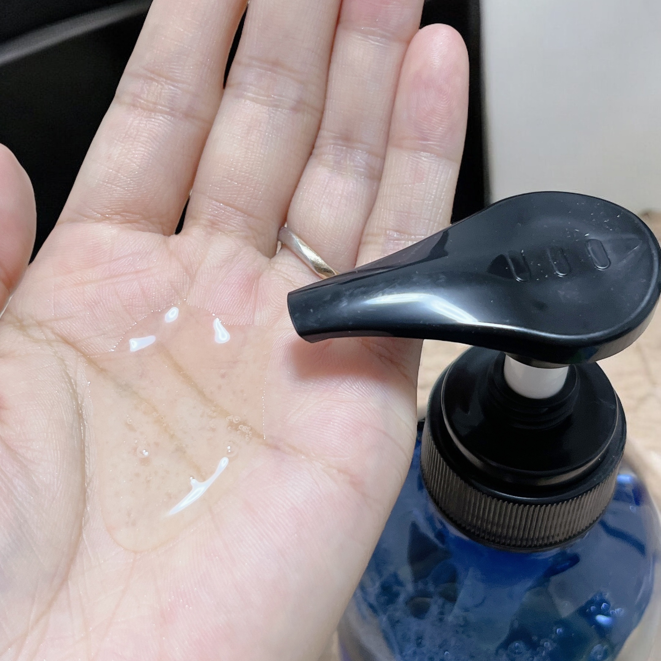 カームナイトリペアシャンプー／トリートメント/YOLU/市販シャンプーを使ったクチコミ（2枚目）