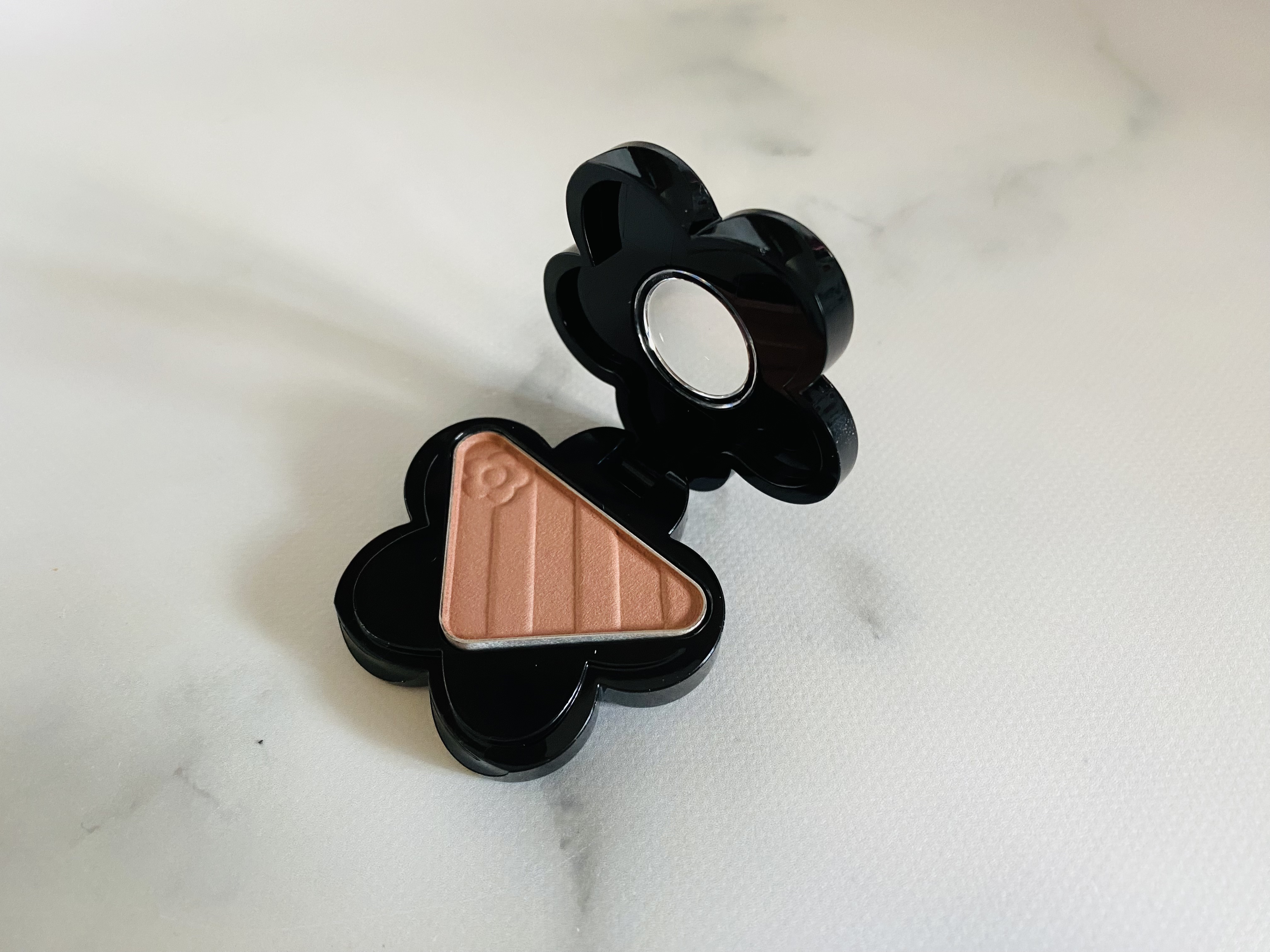 アイオープナー/MARY QUANT/単色アイシャドウを使ったクチコミ（2枚目）