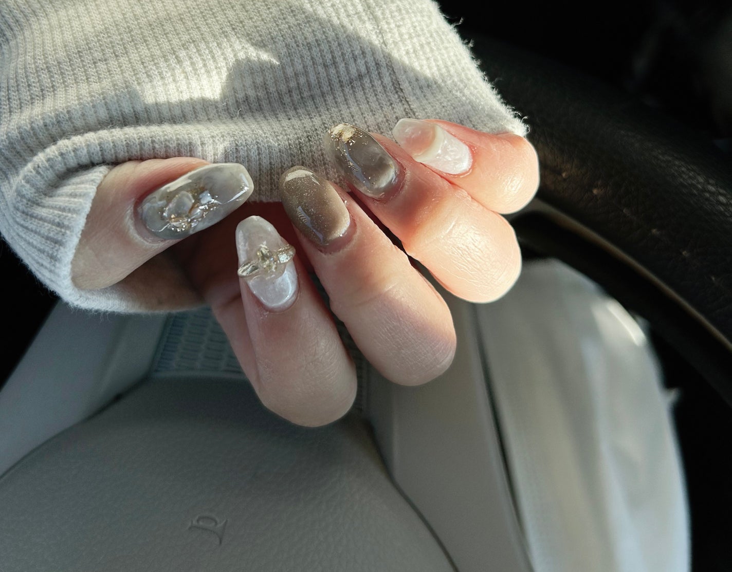 𝚁 𝚒 𝚔 𝚘 on LIPS 「selfnail💅🏻🩷過去ネイルパーツ禁止職場なのでパーツなし..」(1枚目)