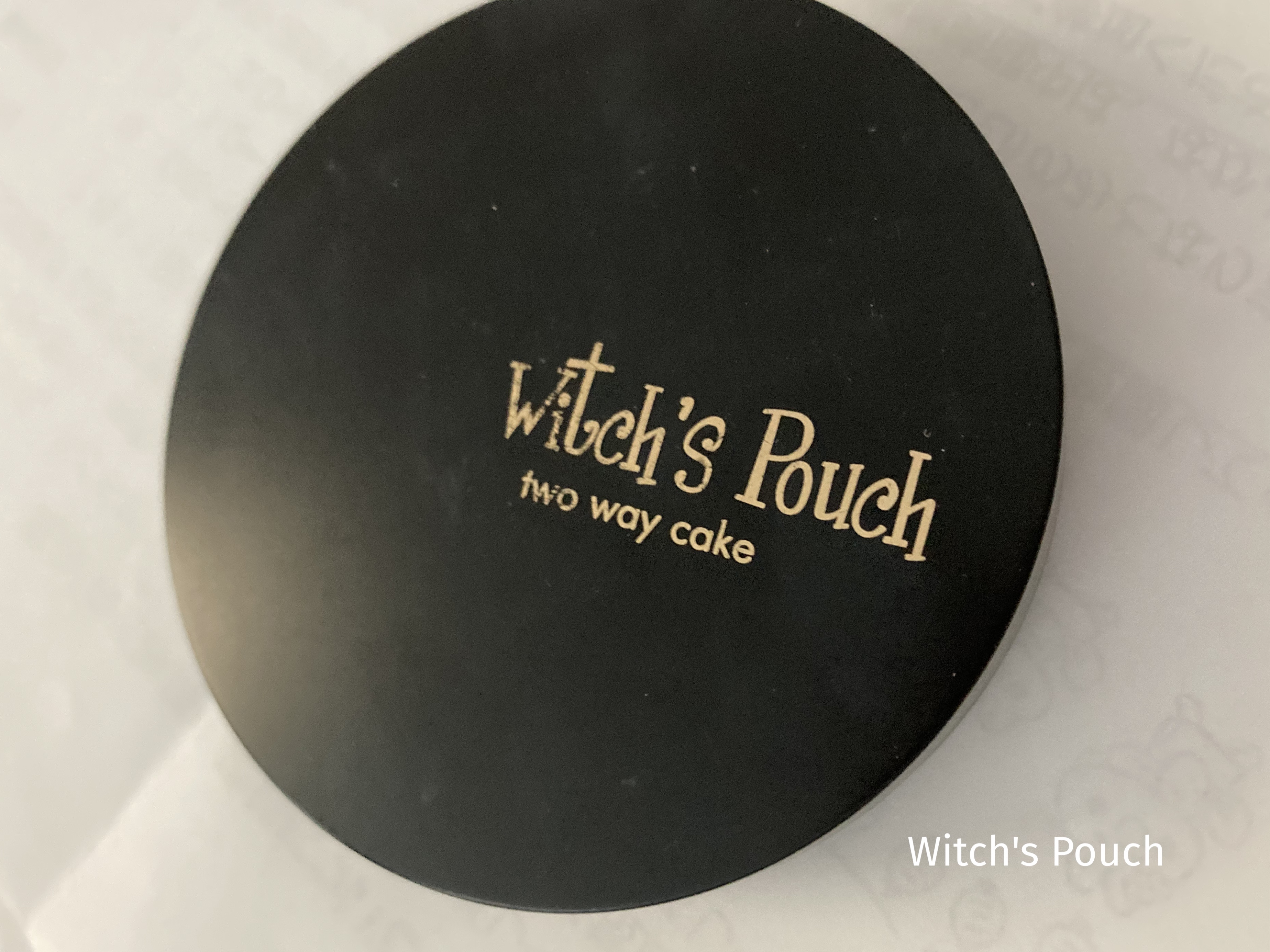 ベルベットトゥーウェイケーキ/Witch's Pouch/プレストパウダーを使ったクチコミ（1枚目）