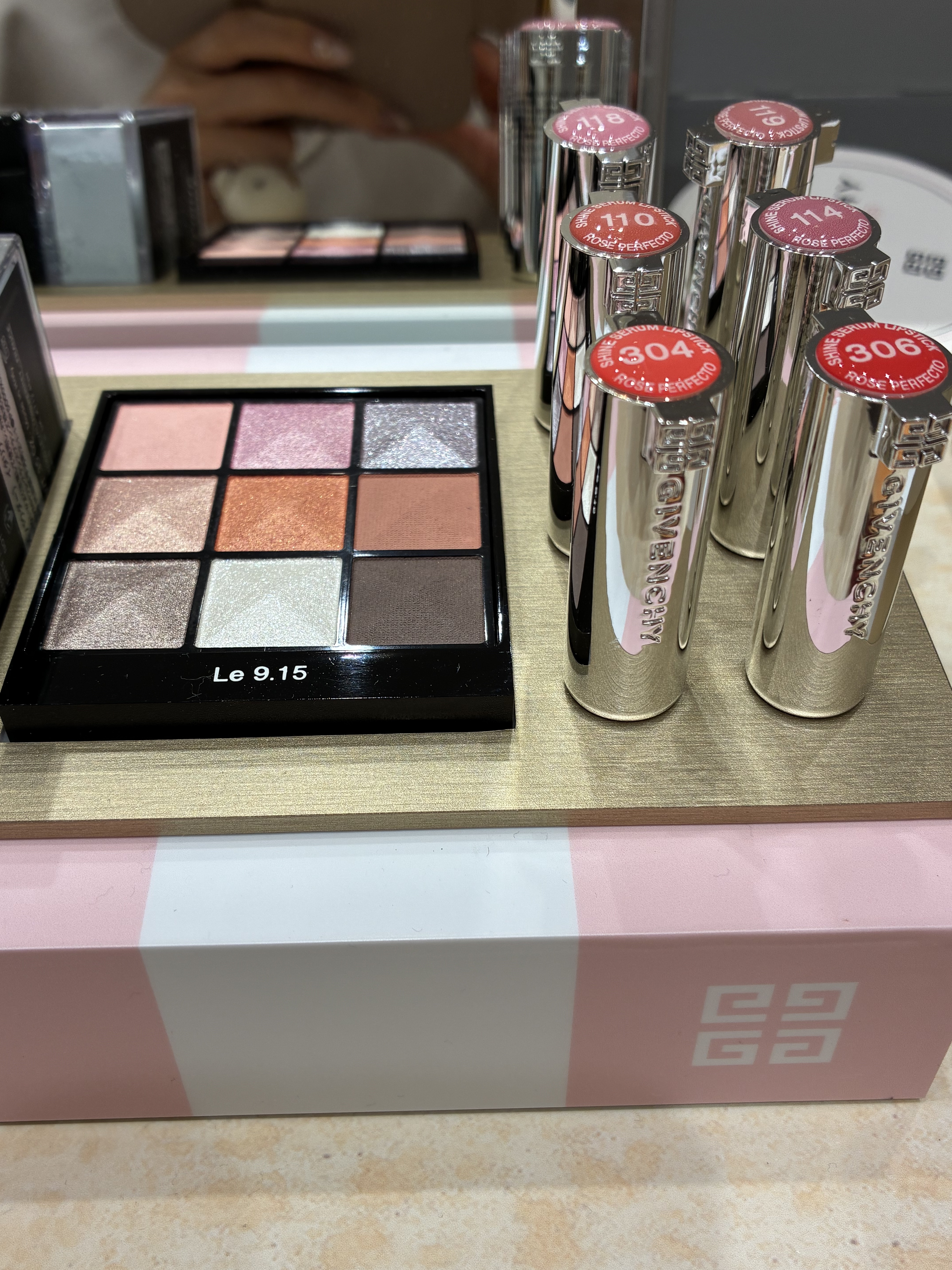 ローズ・パーフェクト・リキッド/GIVENCHY/口紅を使ったクチコミ（3枚目）