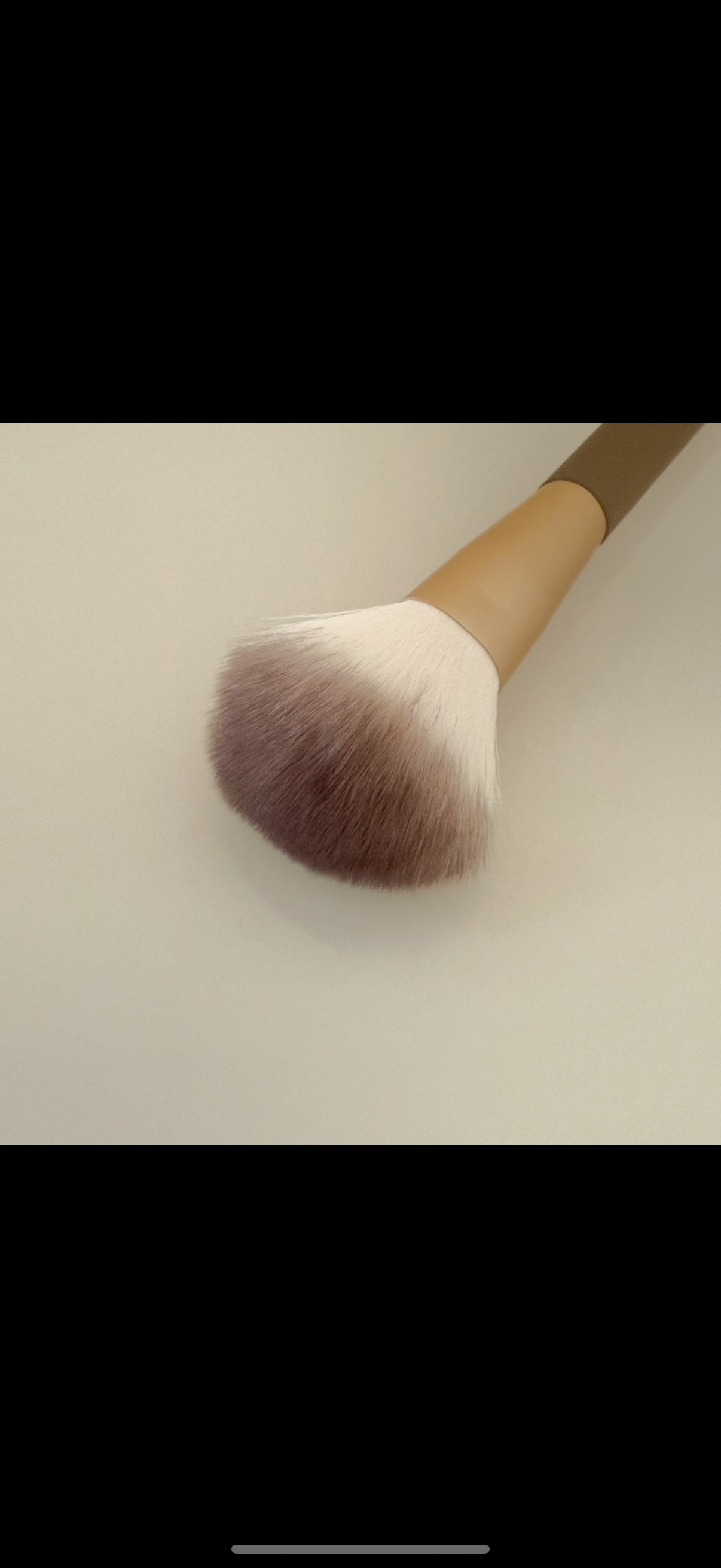 薄付きパウダーブラシ/Aura U/メイクブラシを使ったクチコミ（2枚目）