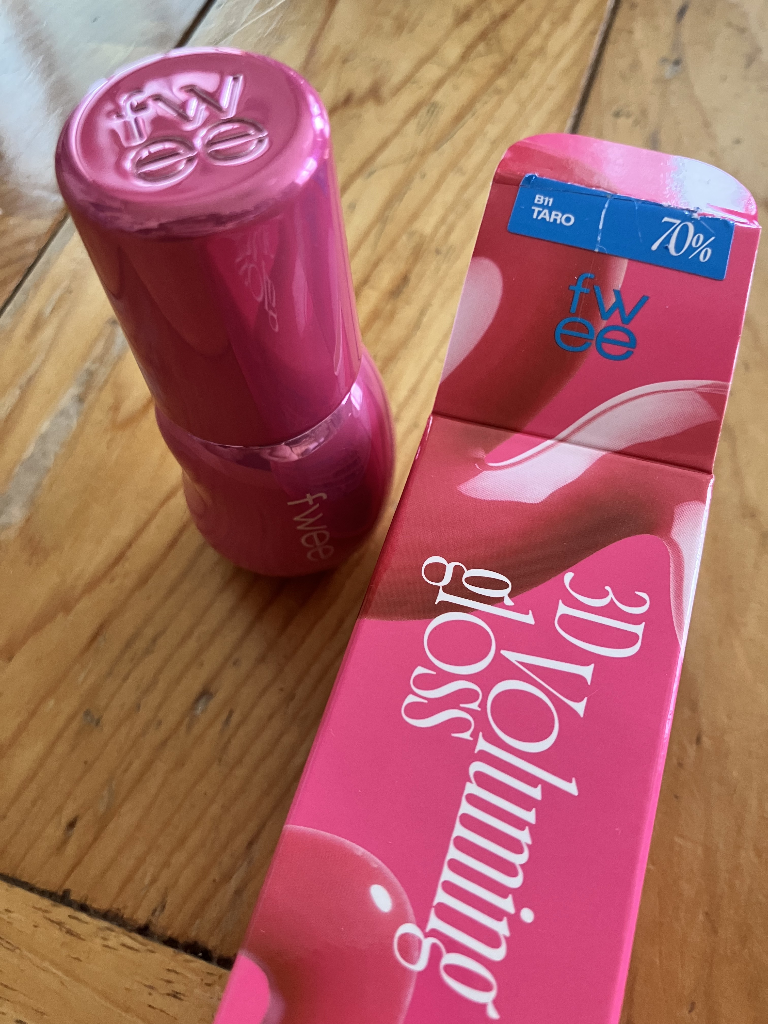 フィー 3Dボリューミンググロス B11 タロ 70％/fwee/リップグロスを使ったクチコミ（1枚目）