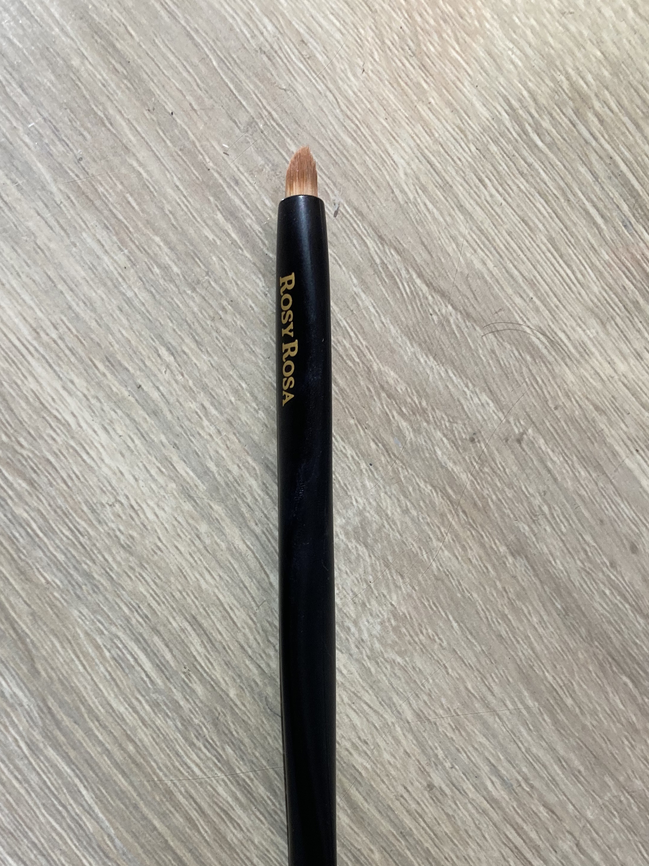 ロージーローザマルチユースブラシ〈ポイント〉¥693

アイブロウブラシとして使っています。マルチに使えるので便利です！
#メイクツール #アイシャドウブラシ #リップブラシ #アイブロウブラシ 