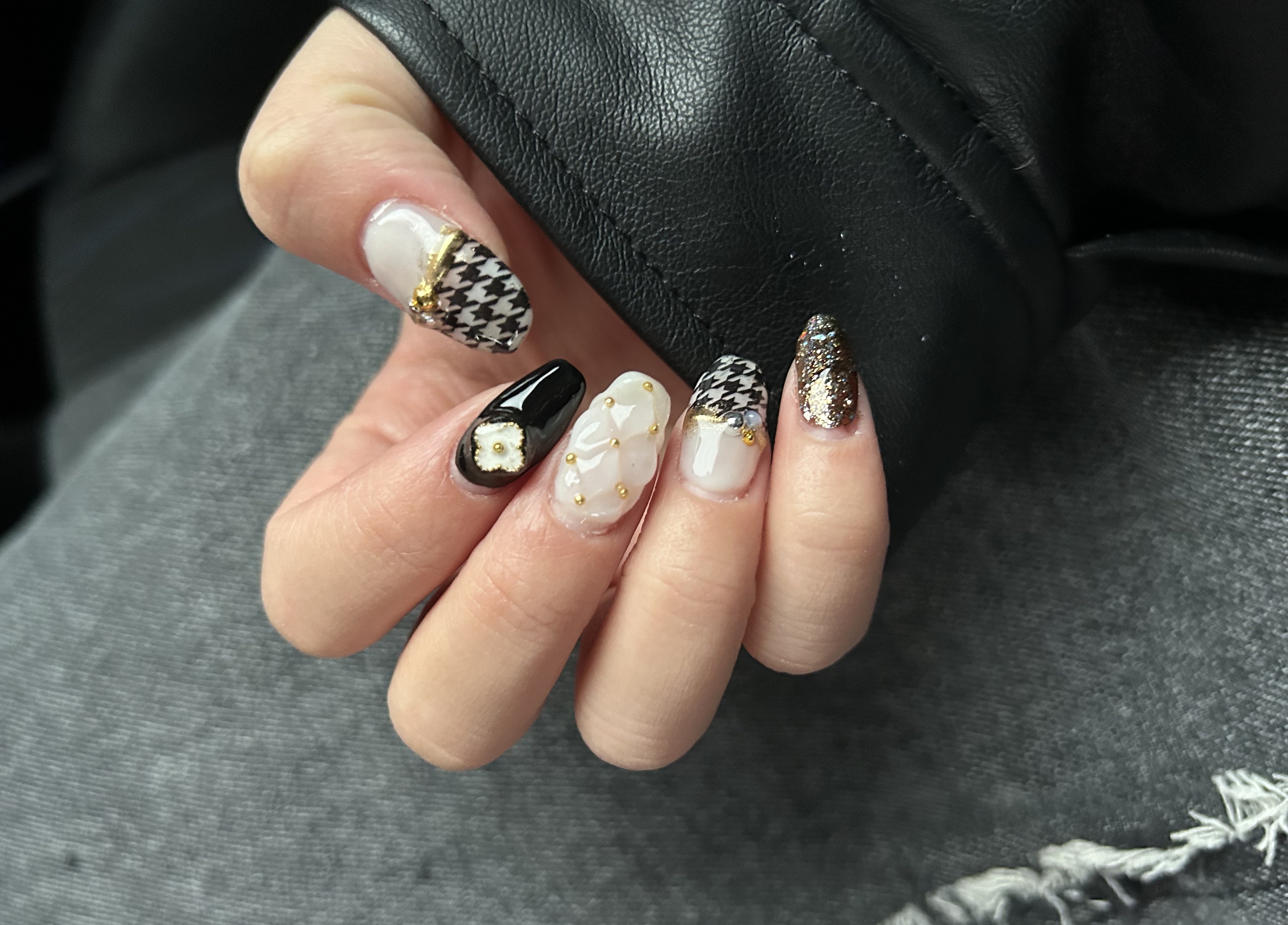 #セルフネイル,#ピールオフネイル,#ジェルネイル,#sheinネイル,#セリアネイル,#ダイソーネイル,#冬ネイル,#千鳥柄ネイル,#キルティングネイルのネイルデザイン