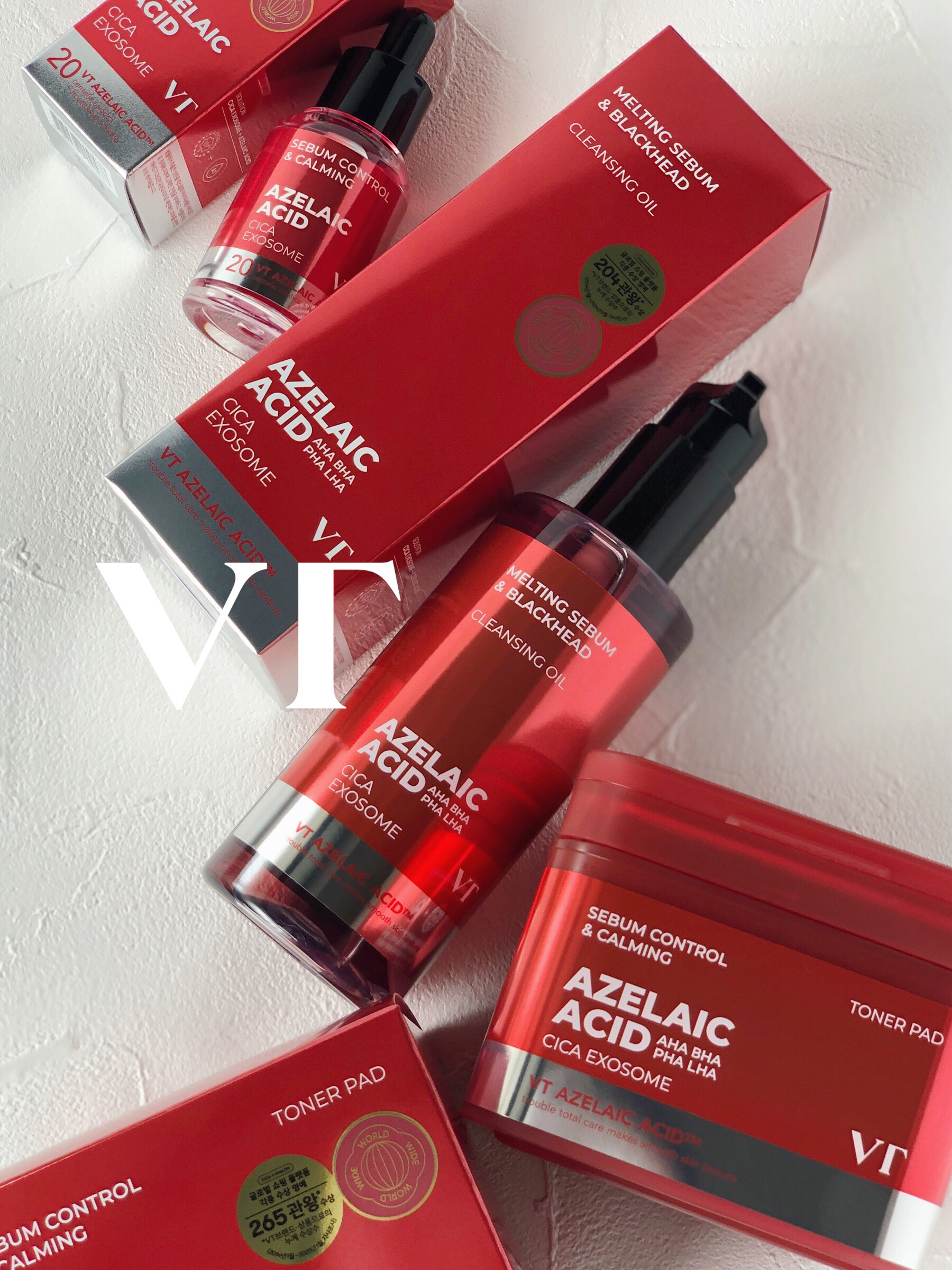 VTさまからいただきました

＼アゼライン酸 三種の神器／

A1カーミング アンプル 30ml
AZケア クレンジングオイル 200ml
AZケア トナーパッド 60枚

どれも軽めのテクスチャーで
さっぱり潤いを感じる使用感◎
お気に入