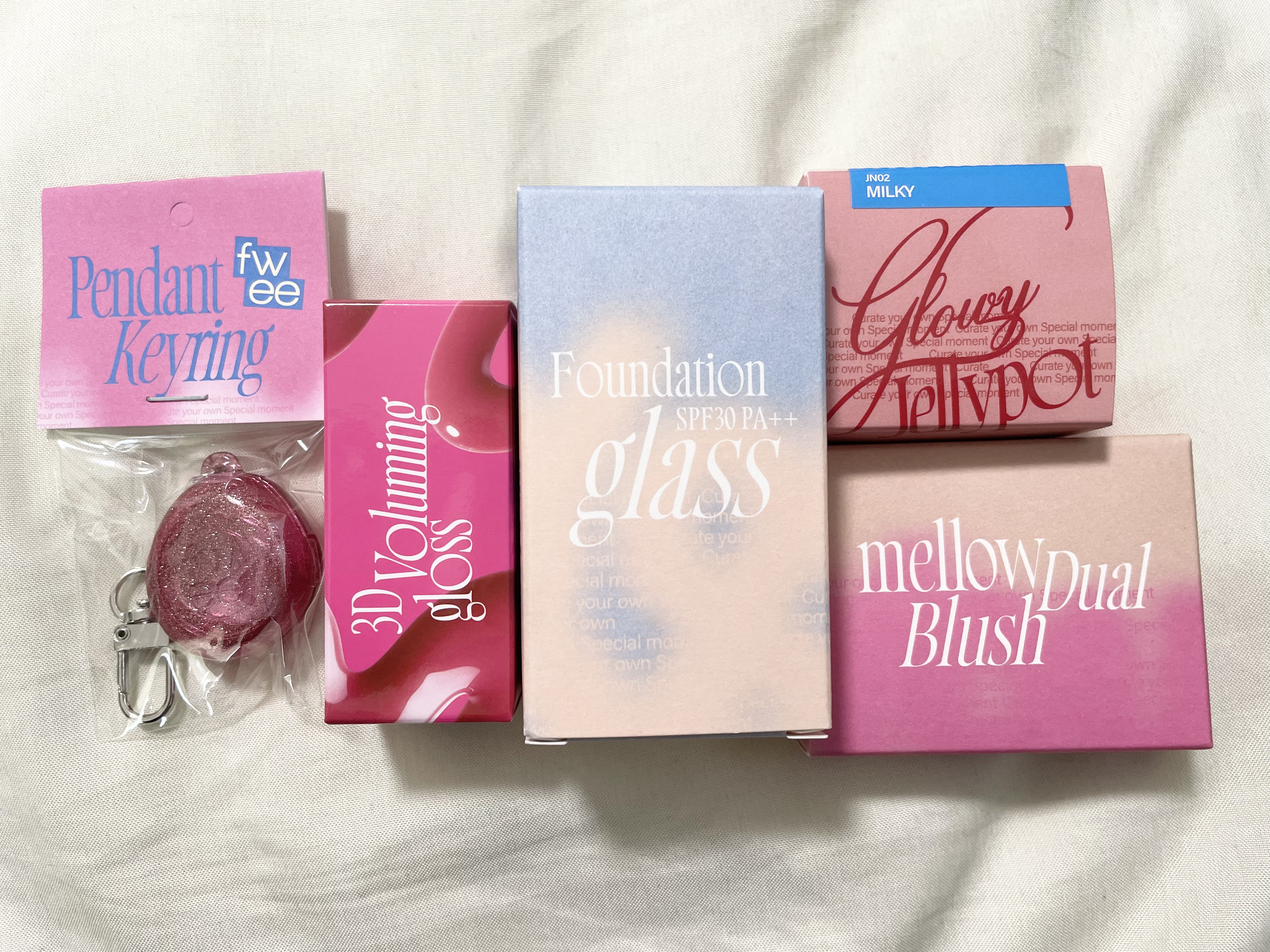 フィー リップアンドチーク グローイジェリーポット JN02 ミルキー/fwee/リップグロスを使ったクチコミ（1枚目）