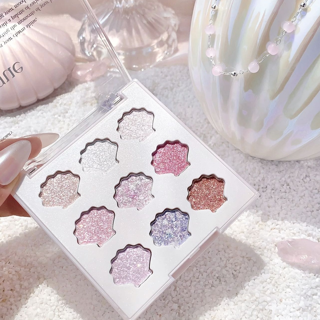 シャイングロイハイライターパレット/dasique/クリームハイライトを使ったクチコミ（2枚目）