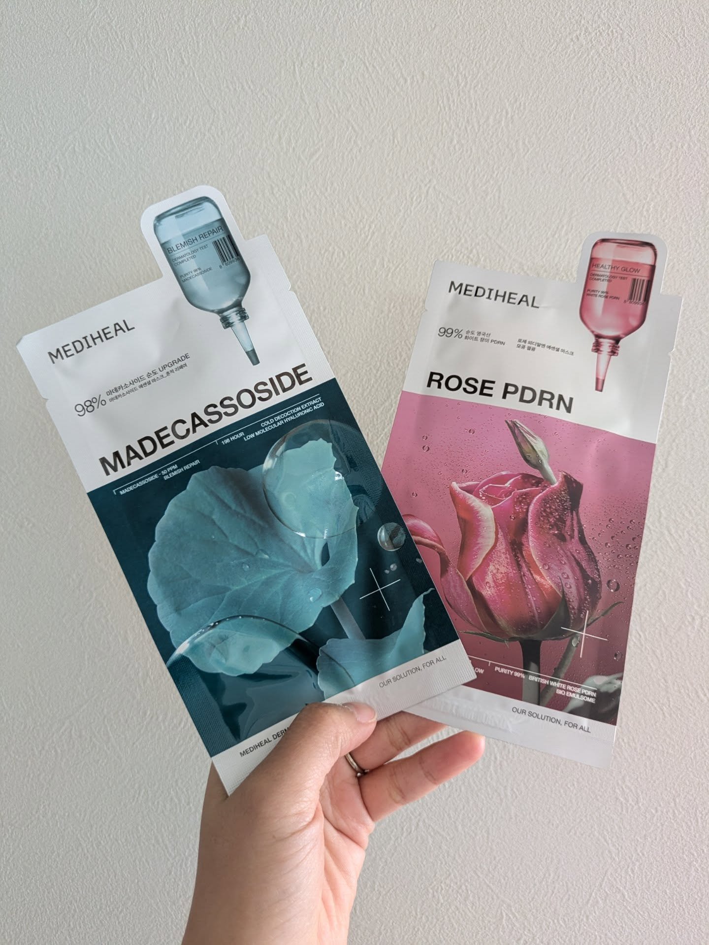 .

メディヒールの人気商品マデカッソシドエッセンシャルマスクを使用してみたよ✨

密着力があって肌にピタっとくっつくのがお気に入り♡

美容液がたっぷり入っていてつけたあとは
モッチモチしっかり保湿されているのがわかるよ🫶🏻

気にな