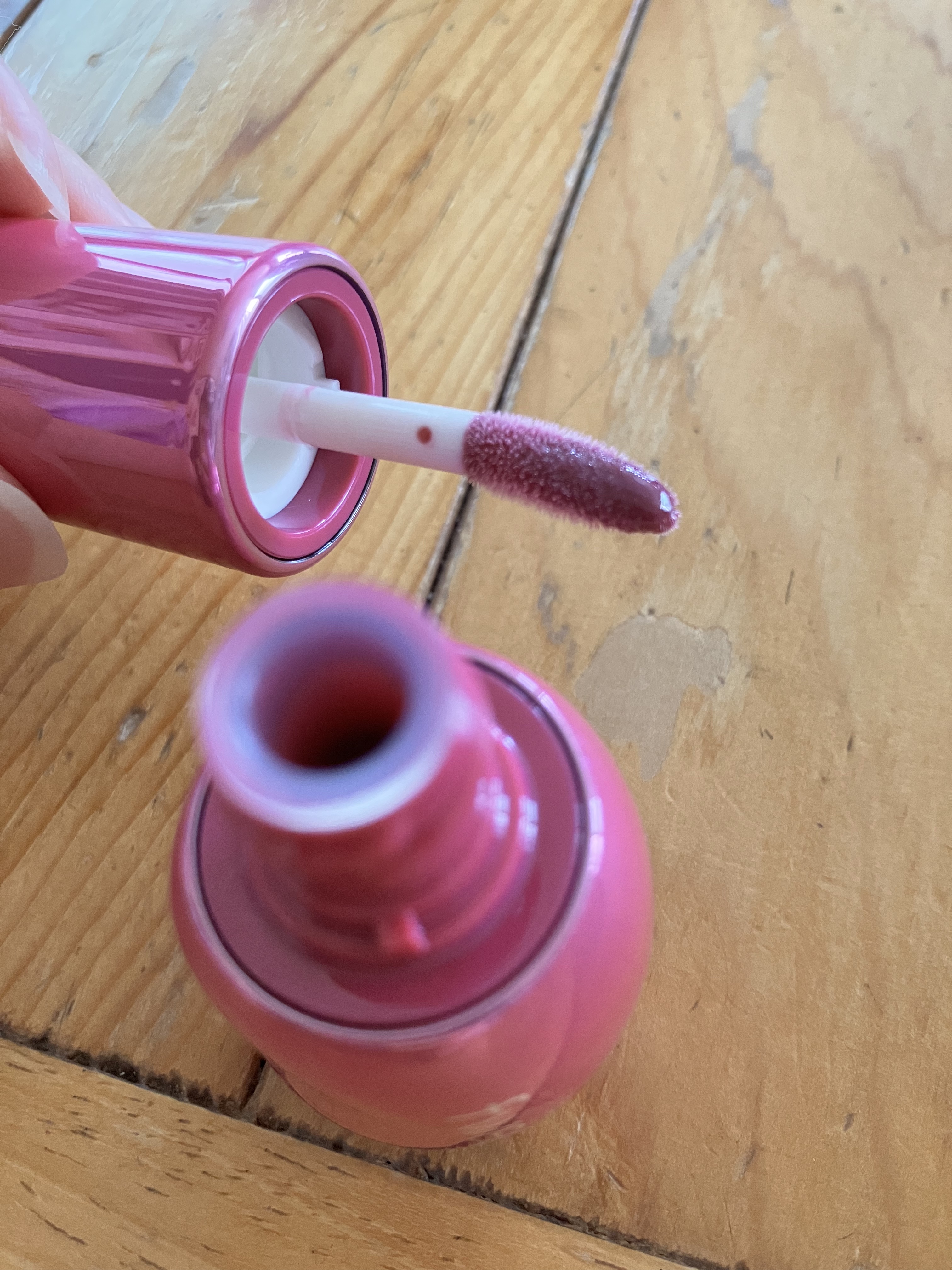 フィー 3Dボリューミンググロス B11 タロ 70％/fwee/リップグロスを使ったクチコミ（2枚目）