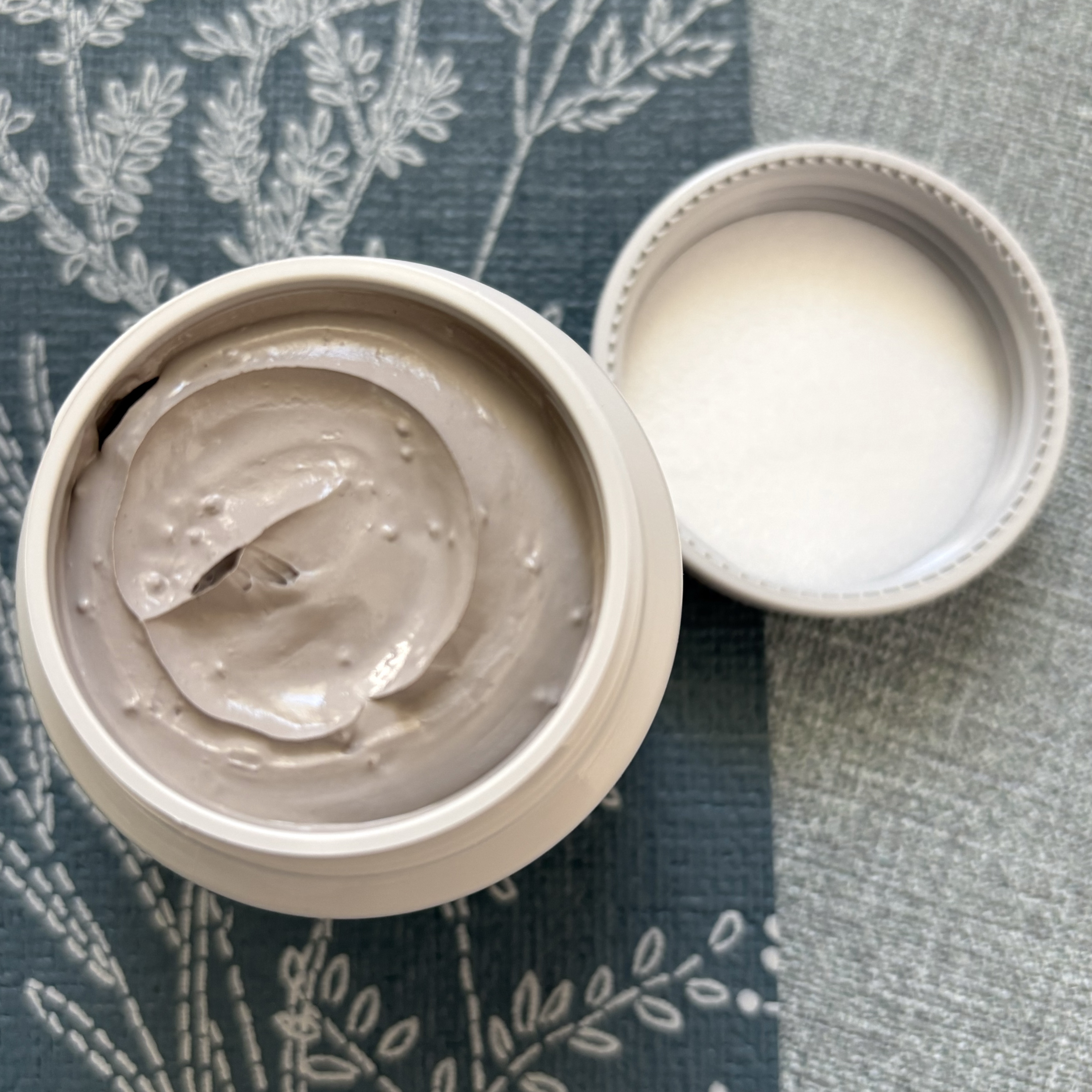 スーパーヴォルカニック　ポア　クレイマスク/innisfree/洗い流すパック・マスクを使ったクチコミ（2枚目）