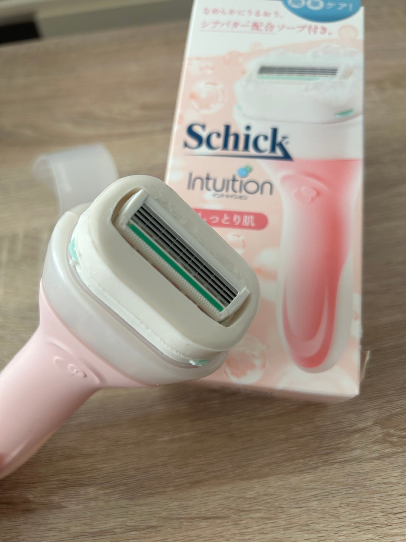 イントゥイション しっとり肌 ホルダー (刃付き+替刃1コ)/イントゥイション/シェーバーを使ったクチコミ(2枚目)