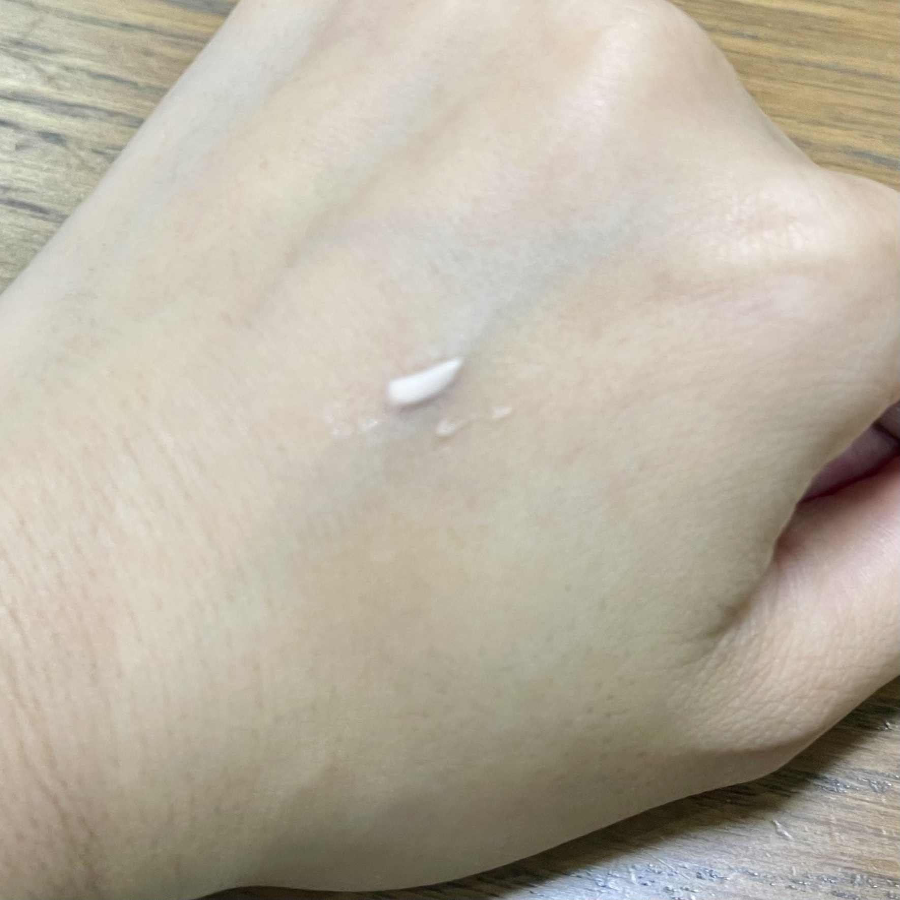 セリア ベースカラーコントローラーのクチコミ「【セリアベースカラーコントローラー】

◎商品名：ユニセックス ベースカラーコントローラー ナ.....」（2枚目）