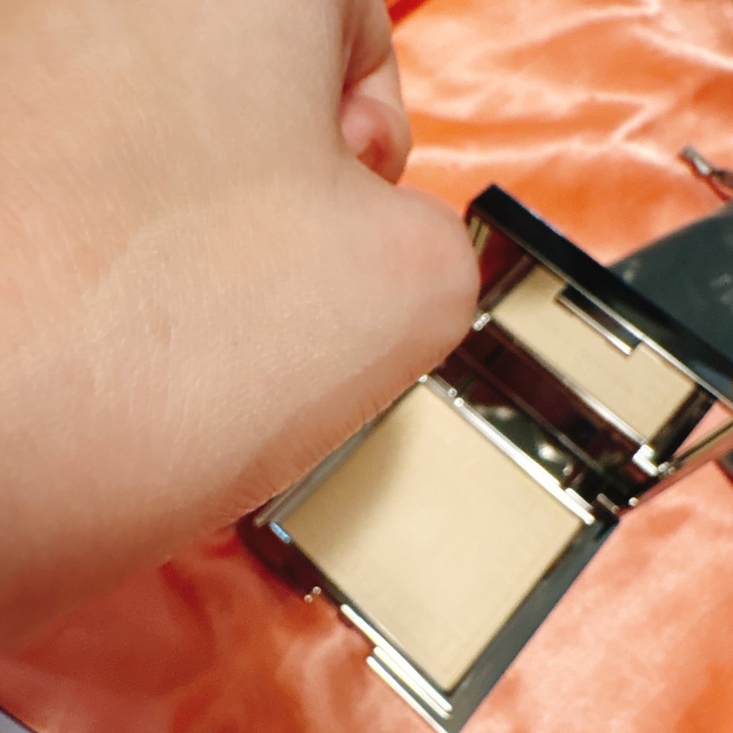 ソフトマットプレストパウダー/FUNNY ELVES方里/プレストパウダーを使ったクチコミ(3枚目)