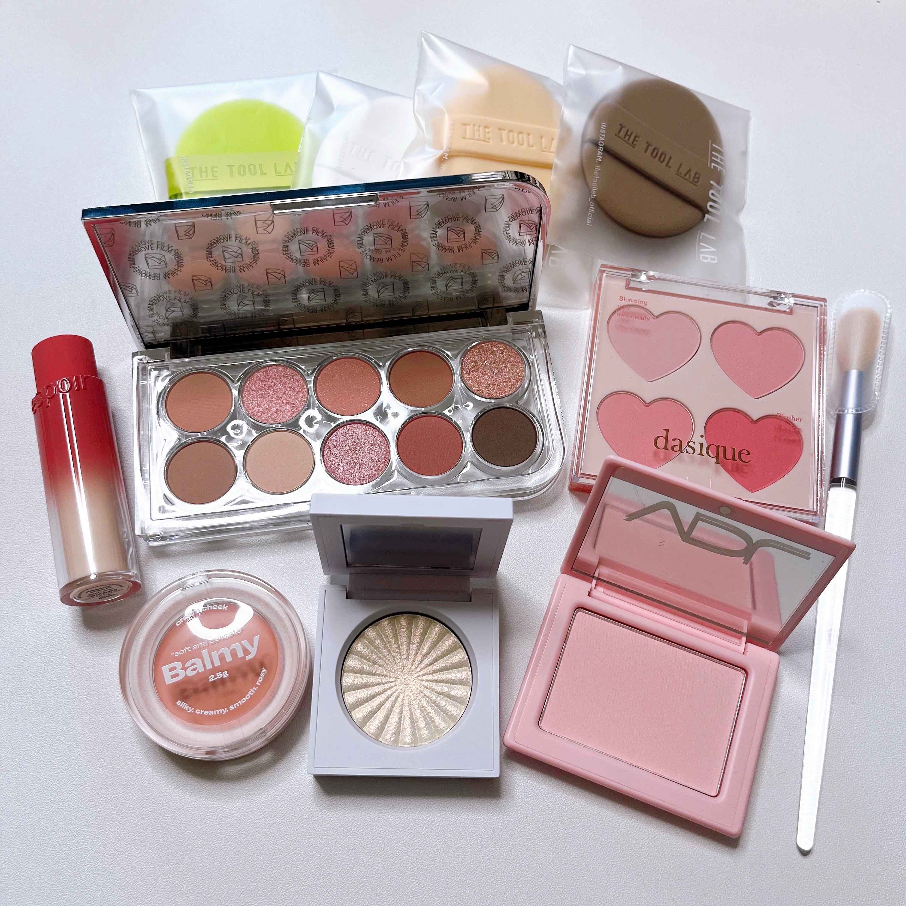 #韓国コスメ

オリグロ購入品💚
VDLの新色チークがかんわいい…😍