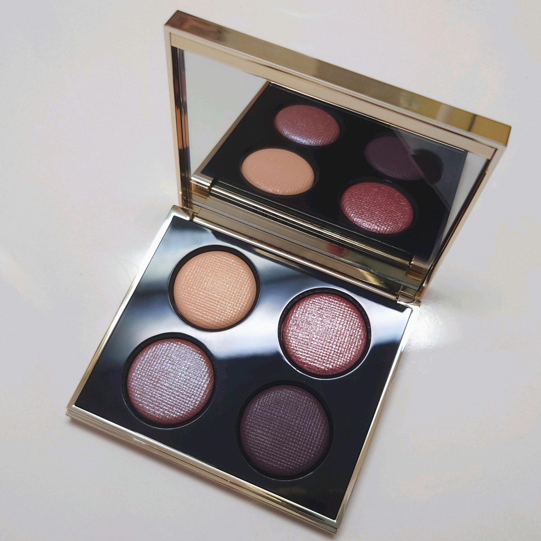 リュクス アイシャドウ クォード グロウ ウィズ ラブ コレクション スタークロスド リュクス アイシャドウ クォード/BOBBI BROWN/アイシャドウパレットを使ったクチコミ（1枚目）